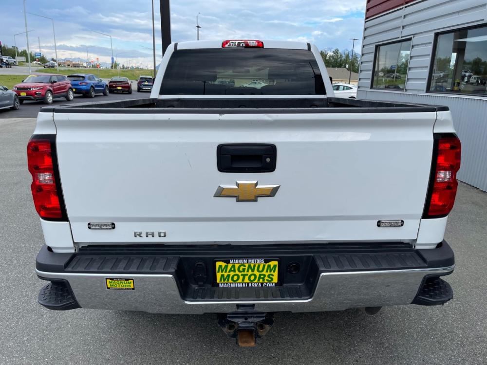 2019 White /Gray Chevrolet Silverado 3500HD Crew Cab 4WD (1GC4KVEY4KF) with an 6.6L V8 OHV 32V TURBO DIESEL engine, 6A transmission, located at 44152 Sterling Highway, Soldotna, 99669, (907) 262-5555, 60.484917, -151.062408 - Photo #3