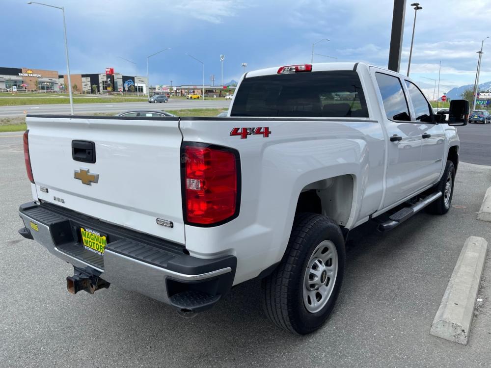 2019 White /Gray Chevrolet Silverado 3500HD Crew Cab 4WD (1GC4KVEY4KF) with an 6.6L V8 OHV 32V TURBO DIESEL engine, 6A transmission, located at 44152 Sterling Highway, Soldotna, 99669, (907) 262-5555, 60.484917, -151.062408 - Photo #4