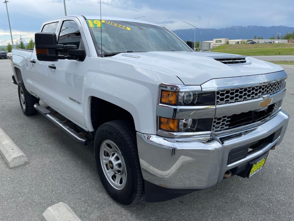 2019 White /Gray Chevrolet Silverado 3500HD Crew Cab 4WD (1GC4KVEY4KF) with an 6.6L V8 OHV 32V TURBO DIESEL engine, 6A transmission, located at 44152 Sterling Highway, Soldotna, 99669, (907) 262-5555, 60.484917, -151.062408 - Photo #5