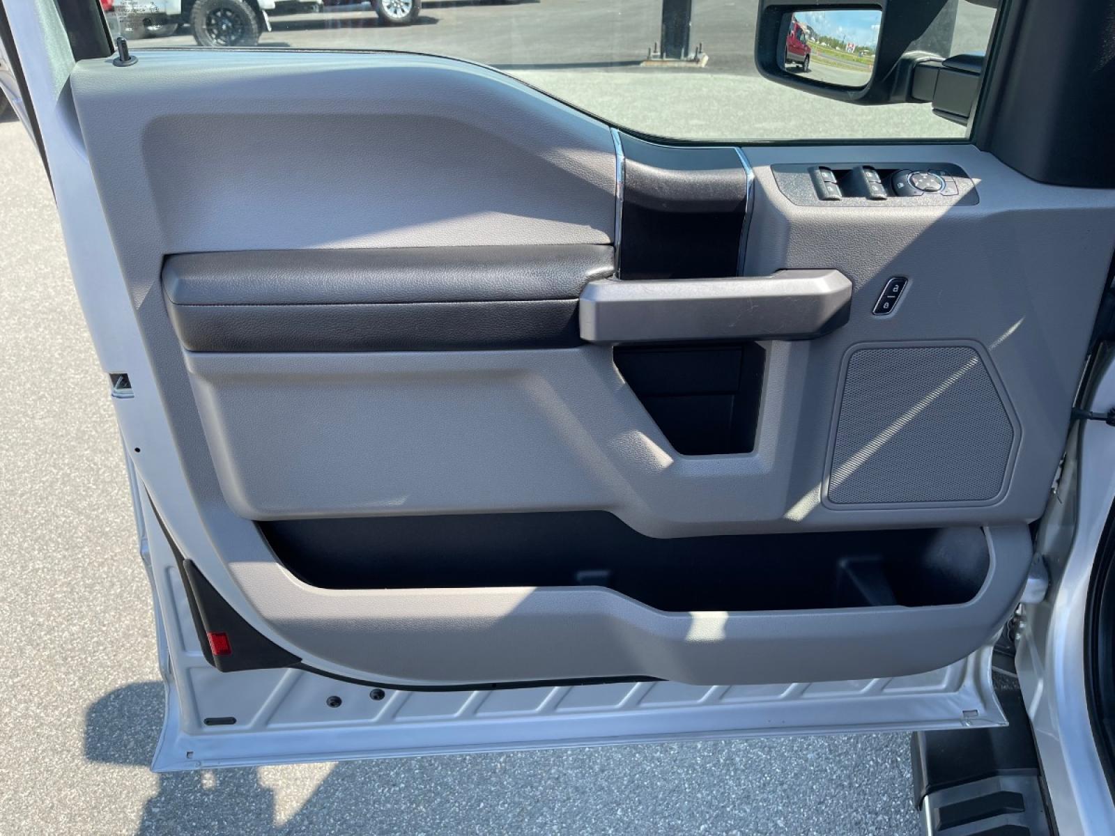 2019 Silver /Gray Ford F-150 XLT SuperCab 4WD (1FTFX1E48KK) with an 3.5L V6 DOHC 24V engine, 6A transmission, located at 1960 Industrial Drive, Wasilla, 99654, (907) 376-5555, 61.573475, -149.400146 - Photo #8