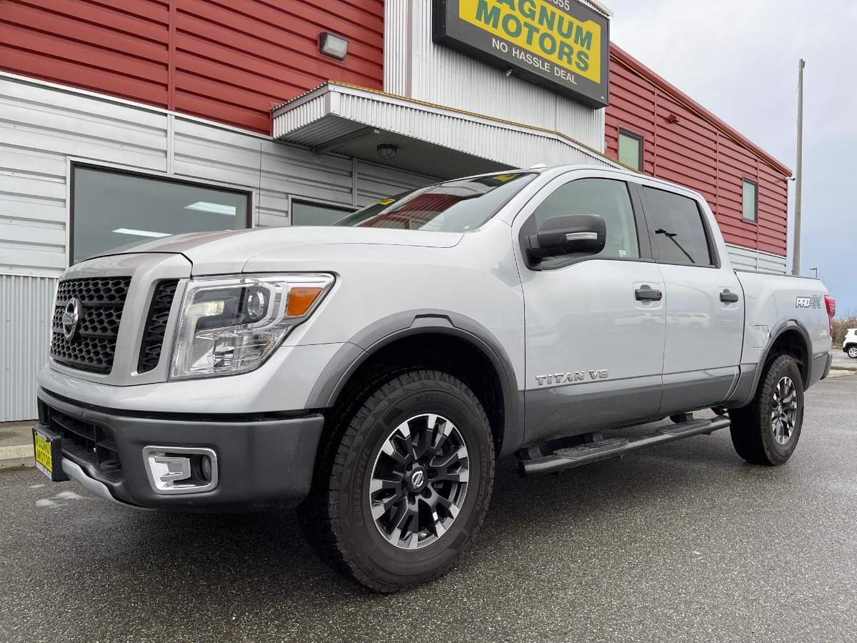 photo of 2018 Nissan Titan PRO-4X Crew Cab 4WD