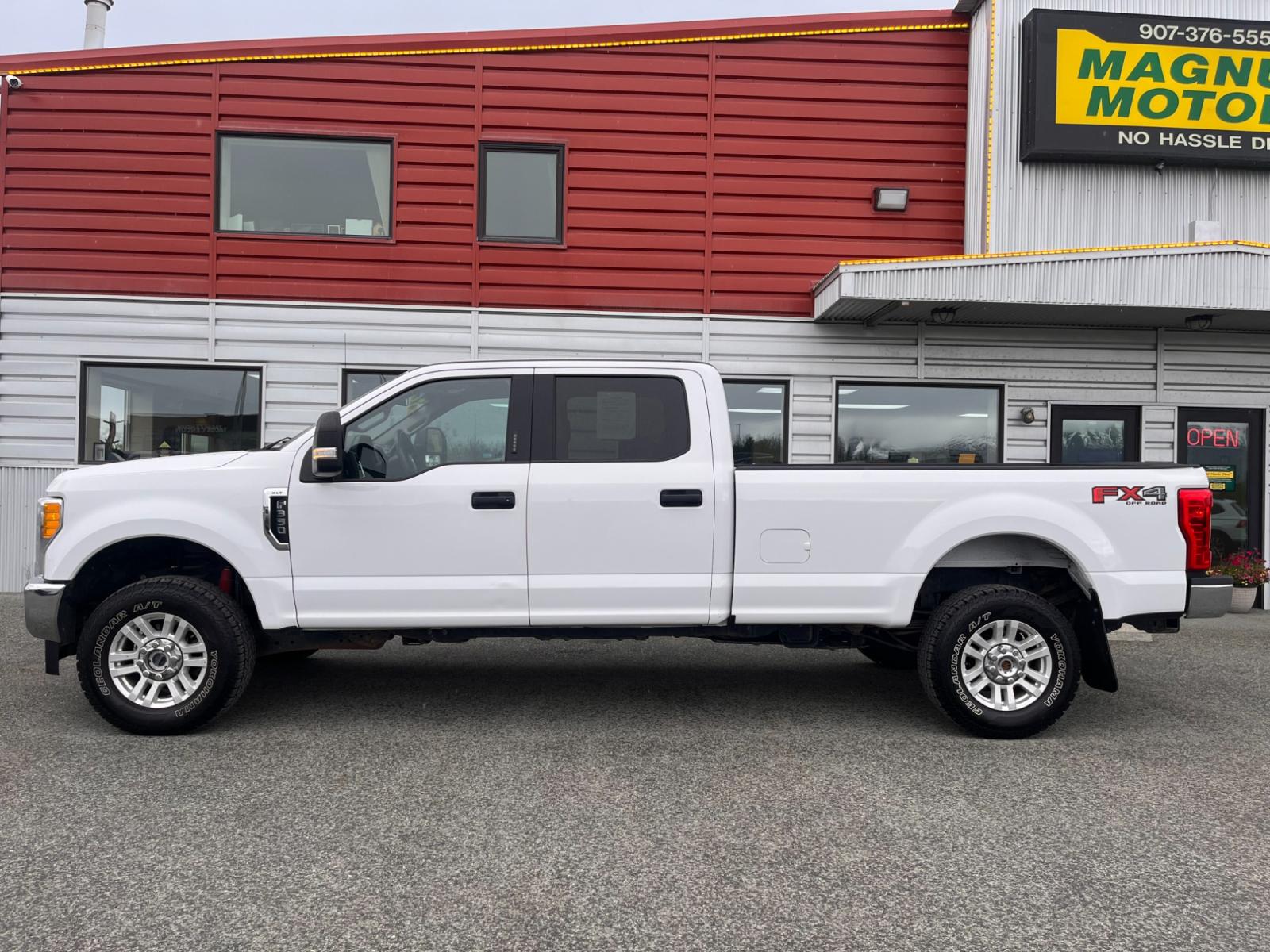 2017 White /gray Ford F-350 SD XLT Crew Cab 4WD (1FT8W3B60HE) with an 6.2L V8 OHV 16V engine, 6A transmission, located at 1960 Industrial Drive, Wasilla, 99654, (907) 376-5555, 61.573475, -149.400146 - Photo #2