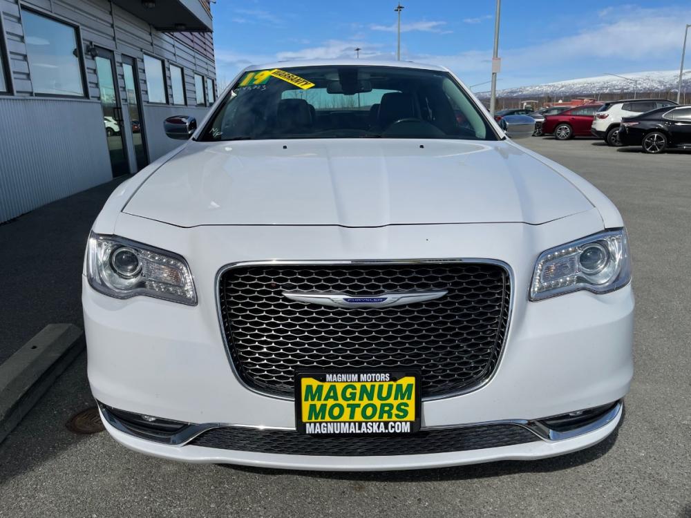 2019 White /Black Chrysler 300 Limited AWD (2C3CCAKG3KH) with an 3.6L V6 SOHC 24V engine, 8A transmission, located at 1960 Industrial Drive, Wasilla, 99654, (907) 376-5555, 61.573475, -149.400146 - Photo #7