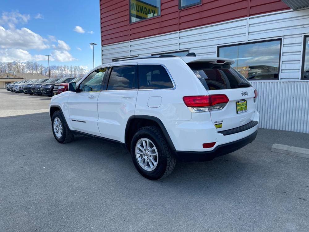 2019 White Jeep Grand Cherokee Laredo 4WD (1C4RJFAG5KC) with an 3.6L V6 DOHC 24V engine, 8A transmission, located at 1960 Industrial Drive, Wasilla, 99654, (907) 376-5555, 61.573475, -149.400146 - Photo #2