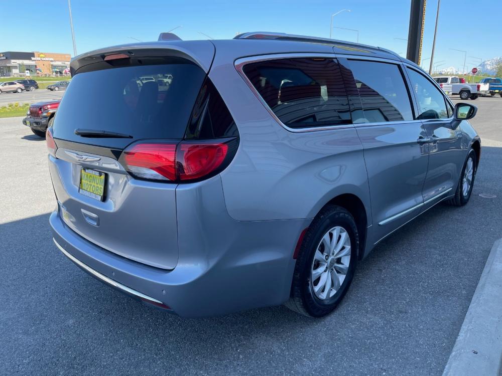 2019 Silver /Black Chrysler Pacifica Touring-L (2C4RC1BG4KR) with an 3.6L V6 DOHC 24V engine, 9A transmission, located at 1960 Industrial Drive, Wasilla, 99654, (907) 376-5555, 61.573475, -149.400146 - Photo #5