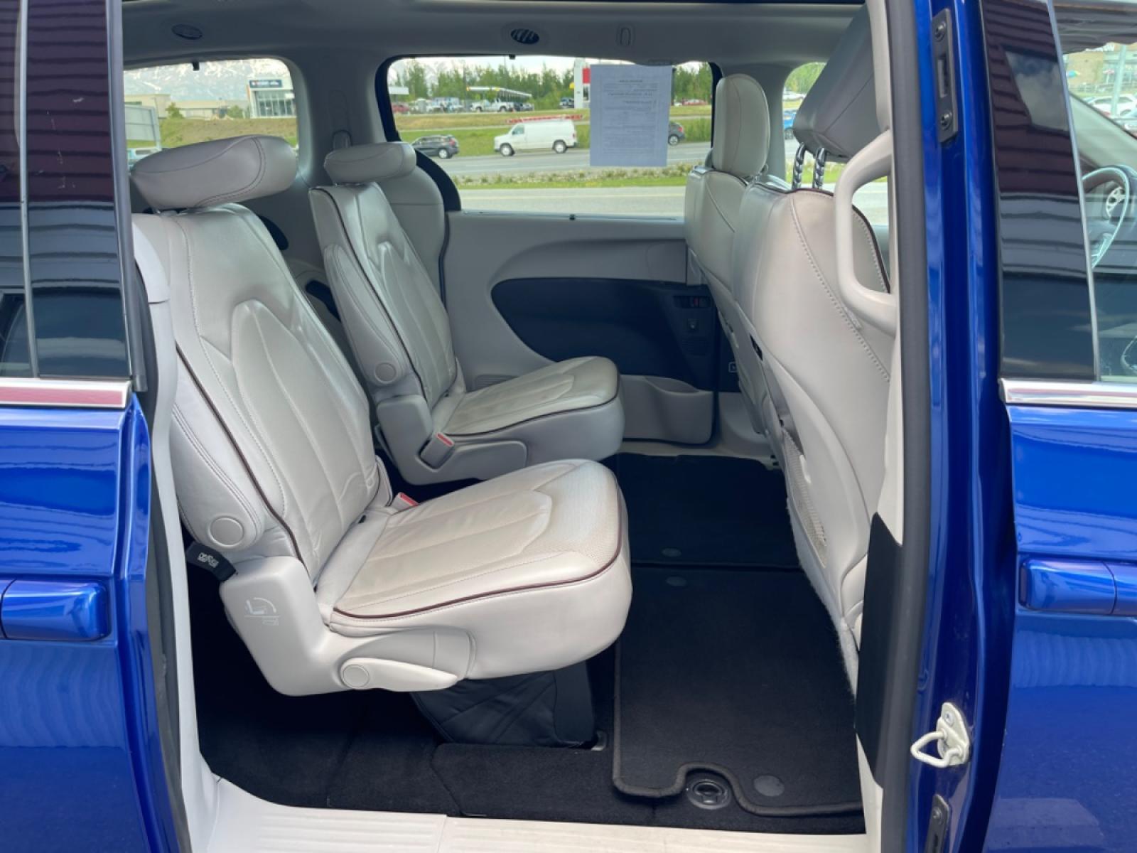 2020 Blue /white Chrysler Pacifica Limited (2C4RC1GGXLR) with an 3.6L V6 DOHC 24V engine, 9A transmission, located at 44152 Sterling Highway, Soldotna, 99669, (907) 262-5555, 60.484917, -151.062408 - Front Wheel drive - Photo #7