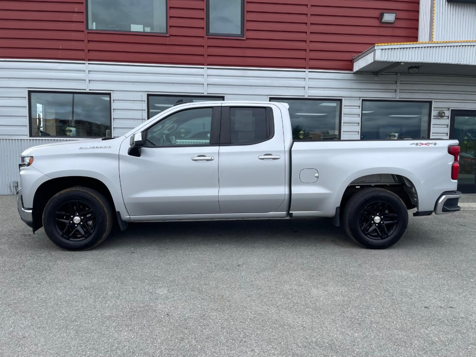 2020 Silver /Black Chevrolet Silverado 1500 LT Double Cab 4WD (1GCRYDED8LZ) with an 5.3L V8 OHV 16V engine, 6A transmission, located at 44152 Sterling Highway, Soldotna, 99669, (907) 262-5555, 60.484917, -151.062408 - Photo #2