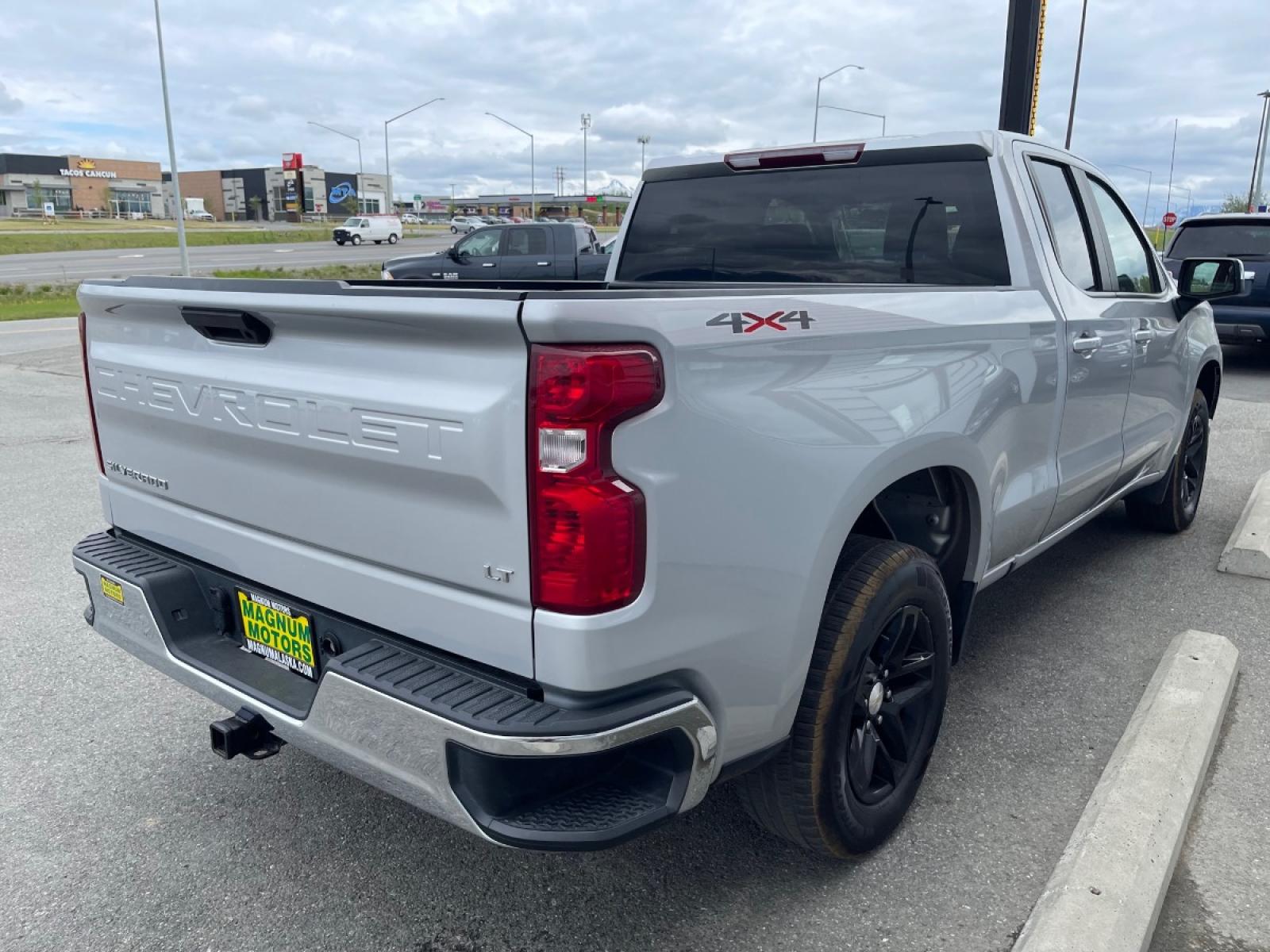 2020 Silver /Black Chevrolet Silverado 1500 LT Double Cab 4WD (1GCRYDED8LZ) with an 5.3L V8 OHV 16V engine, 6A transmission, located at 44152 Sterling Highway, Soldotna, 99669, (907) 262-5555, 60.484917, -151.062408 - Photo #5