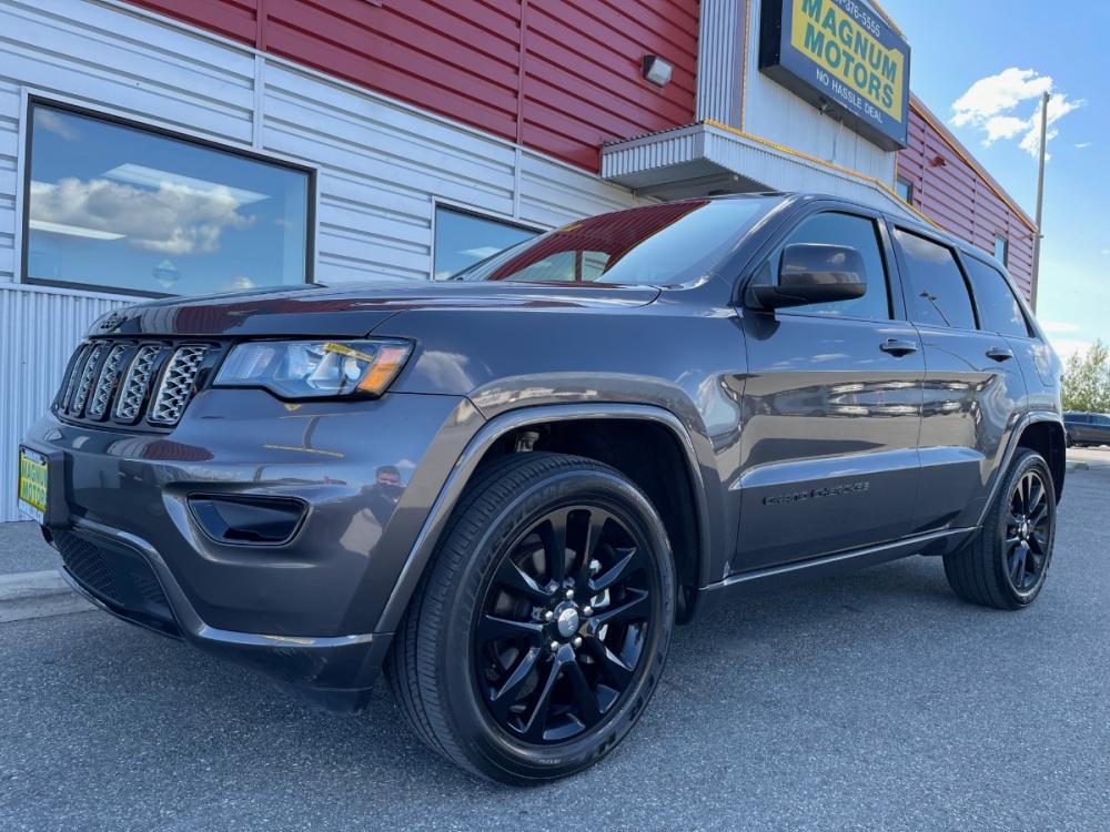 2019 Gray /Black Jeep Grand Cherokee Laredo 4WD (1C4RJFAG7KC) with an 3.6L V6 DOHC 24V engine, 8A transmission, located at 1960 Industrial Drive, Wasilla, 99654, (907) 376-5555, 61.573475, -149.400146 - Photo #0