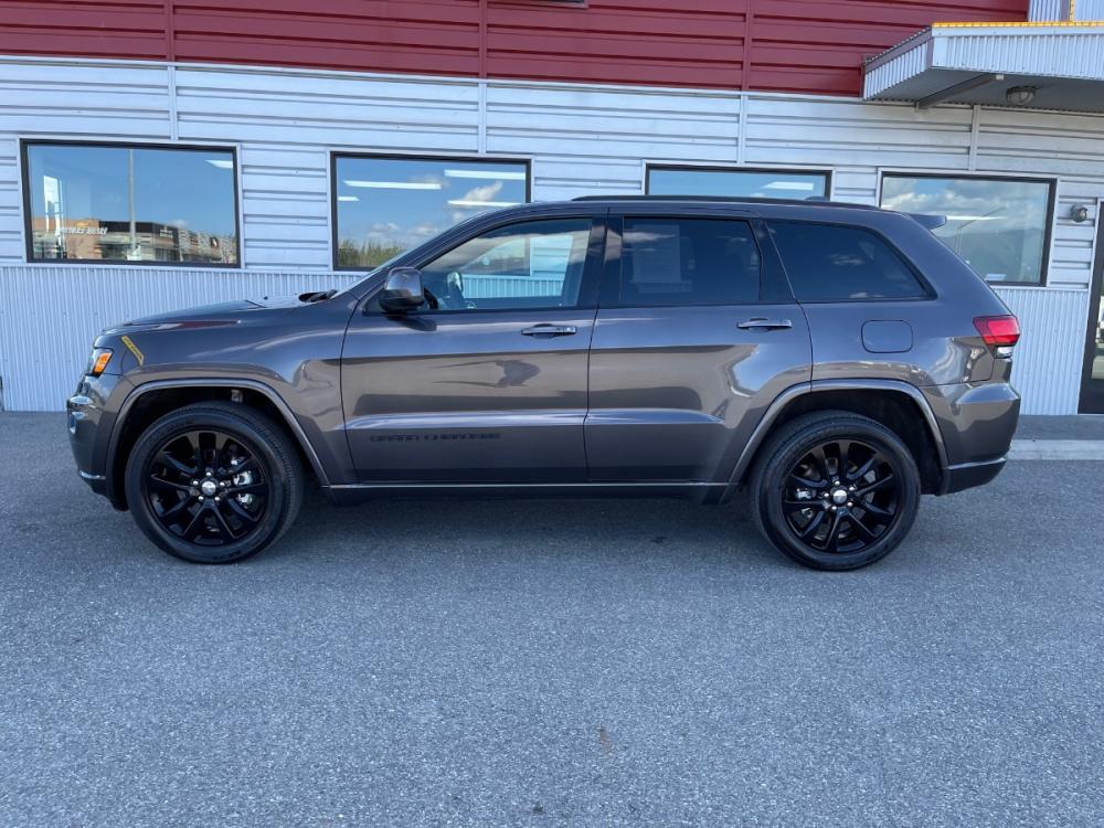 2019 Gray /Black Jeep Grand Cherokee Laredo 4WD (1C4RJFAG7KC) with an 3.6L V6 DOHC 24V engine, 8A transmission, located at 1960 Industrial Drive, Wasilla, 99654, (907) 376-5555, 61.573475, -149.400146 - Photo #2
