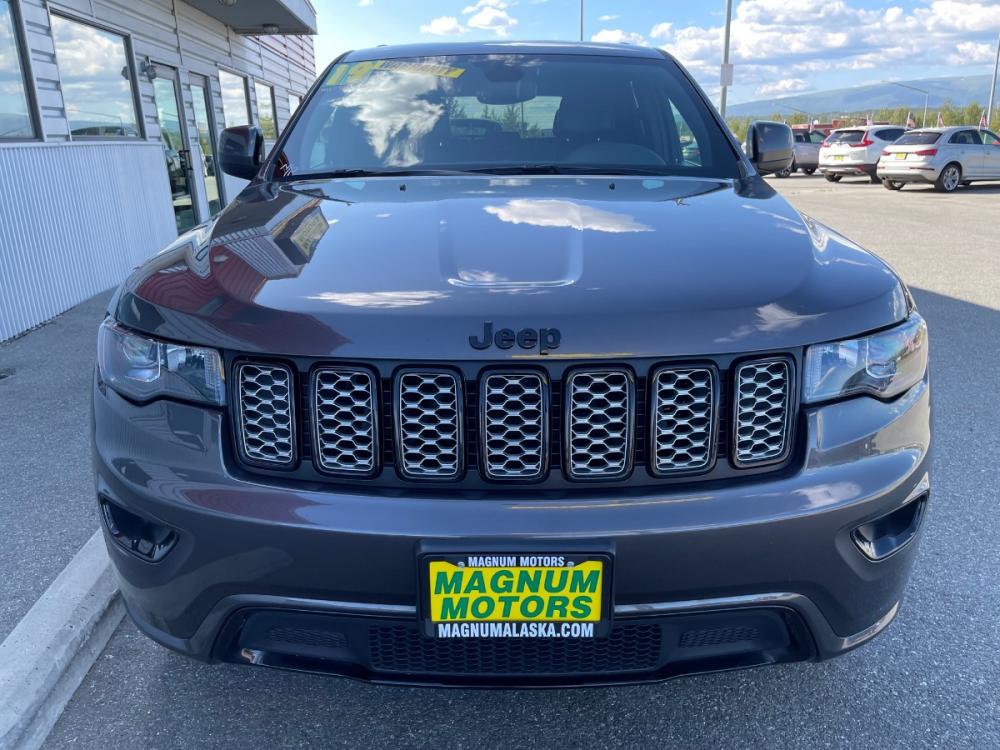 2019 Gray /Black Jeep Grand Cherokee Laredo 4WD (1C4RJFAG7KC) with an 3.6L V6 DOHC 24V engine, 8A transmission, located at 1960 Industrial Drive, Wasilla, 99654, (907) 376-5555, 61.573475, -149.400146 - Photo #7