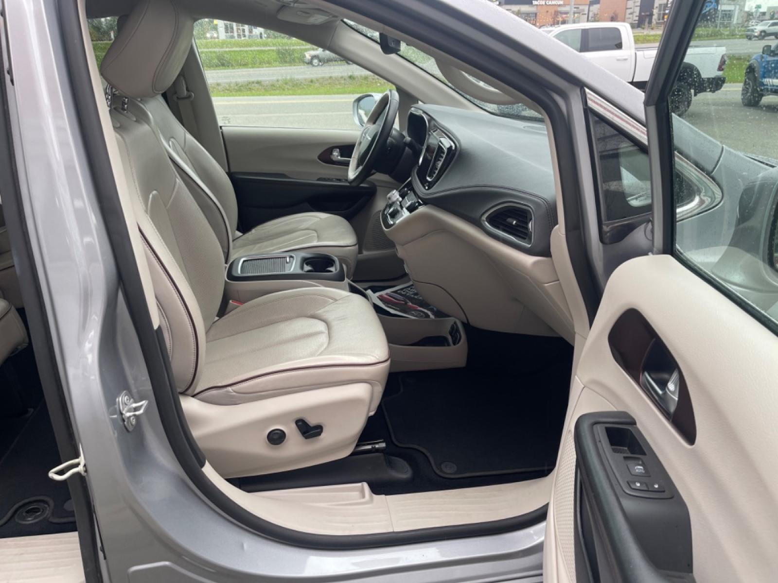 2020 Gray Chrysler Pacifica Limited (2C4RC1GG5LR) with an 3.6L V6 DOHC 24V engine, 9A transmission, located at 44152 Sterling Highway, Soldotna, 99669, (907) 262-5555, 60.484917, -151.062408 - Photo #6