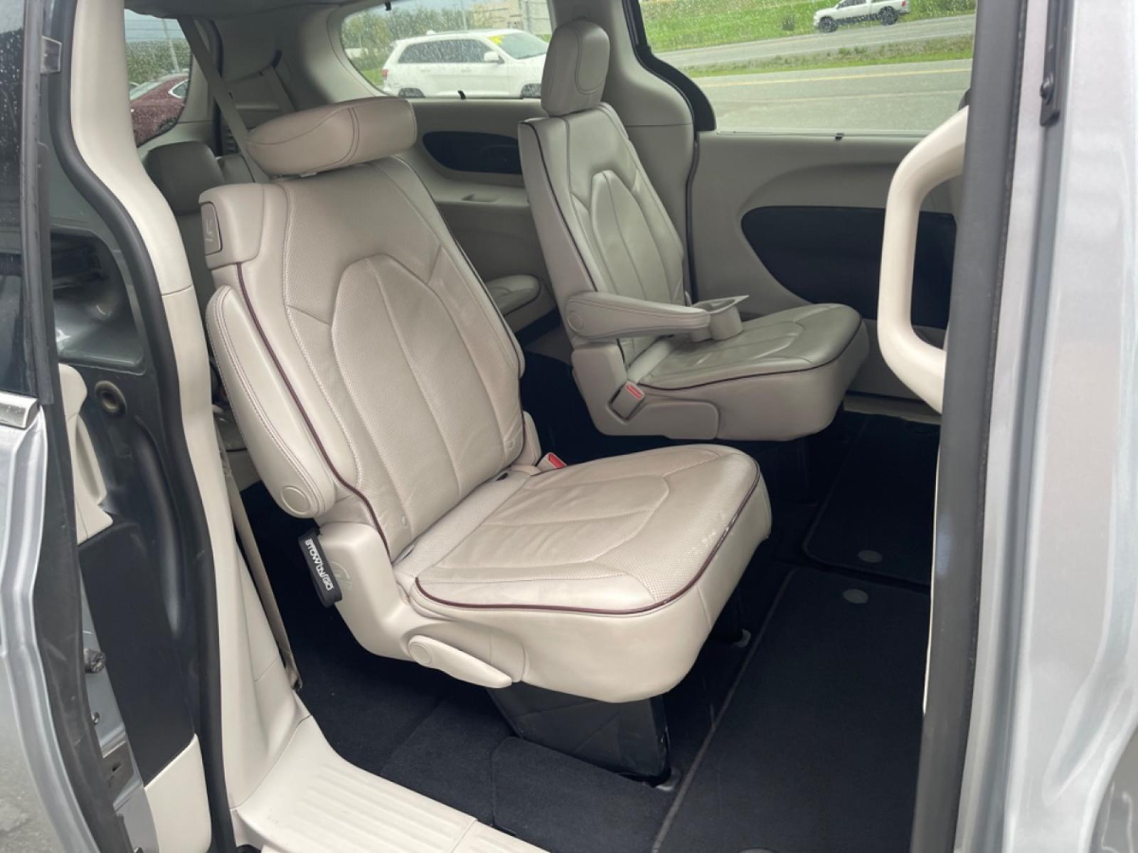 2020 Gray Chrysler Pacifica Limited (2C4RC1GG5LR) with an 3.6L V6 DOHC 24V engine, 9A transmission, located at 44152 Sterling Highway, Soldotna, 99669, (907) 262-5555, 60.484917, -151.062408 - Photo #7