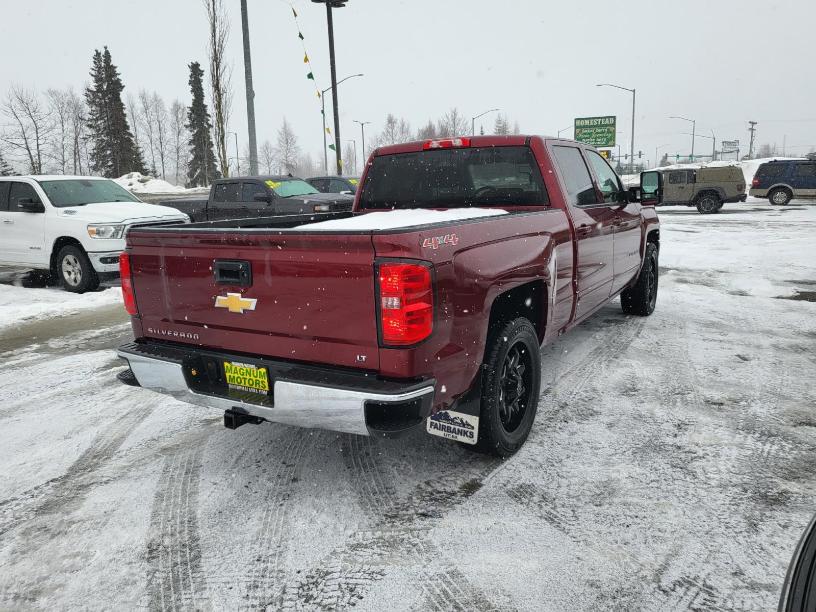 2016 Red /Black Chevrolet Silverado 1500 LT Crew Cab 4WD (3GCUKREC2GG) with an 5.3L V8 OHV 16V engine, 6A transmission, located at 44152 Sterling Highway, Soldotna, 99669, (907) 262-5555, 60.484917, -151.062408 - Photo #5