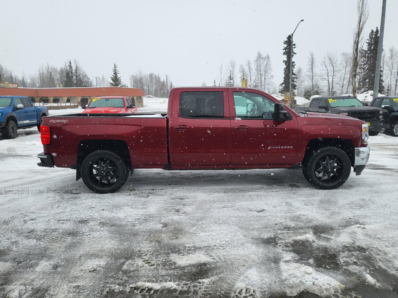 2016 Red /Black Chevrolet Silverado 1500 LT Crew Cab 4WD (3GCUKREC2GG) with an 5.3L V8 OHV 16V engine, 6A transmission, located at 44152 Sterling Highway, Soldotna, 99669, (907) 262-5555, 60.484917, -151.062408 - Photo #6