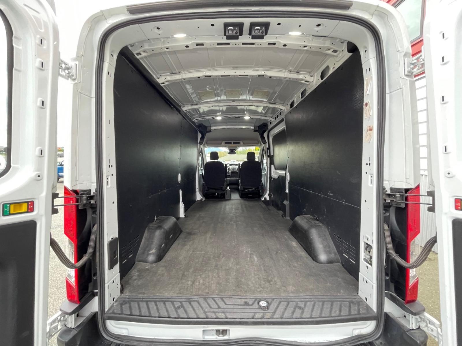 2019 White /Black Ford Transit 250 Van Med. Roof w/Sliding Pass. 148-in. WB (1FTYR2CM2KK) with an 3.7L V6 DOHC 24V engine, 6A transmission, located at 1960 Industrial Drive, Wasilla, 99654, (907) 376-5555, 61.573475, -149.400146 - Photo #15