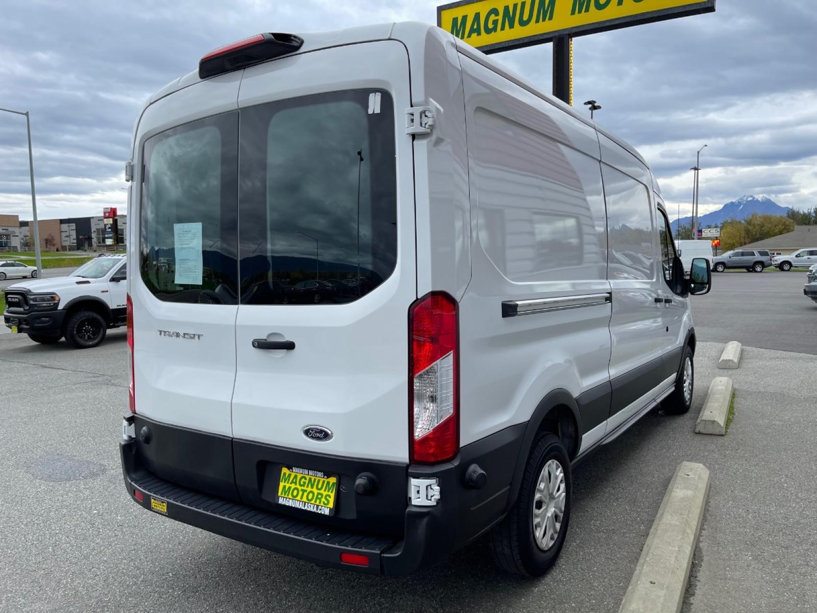 2019 White /Black Ford Transit 250 Van Med. Roof w/Sliding Pass. 148-in. WB (1FTYR2CM2KK) with an 3.7L V6 DOHC 24V engine, 6A transmission, located at 1960 Industrial Drive, Wasilla, 99654, (907) 376-5555, 61.573475, -149.400146 - Photo #4