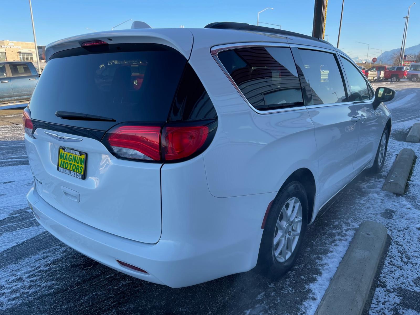 2020 White /Black Chrysler Voyager LXI (2C4RC1DG2LR) with an 3.6L V6 DOHC 24V engine, 9A transmission, located at 1960 Industrial Drive, Wasilla, 99654, (907) 376-5555, 61.573475, -149.400146 - Photo #5