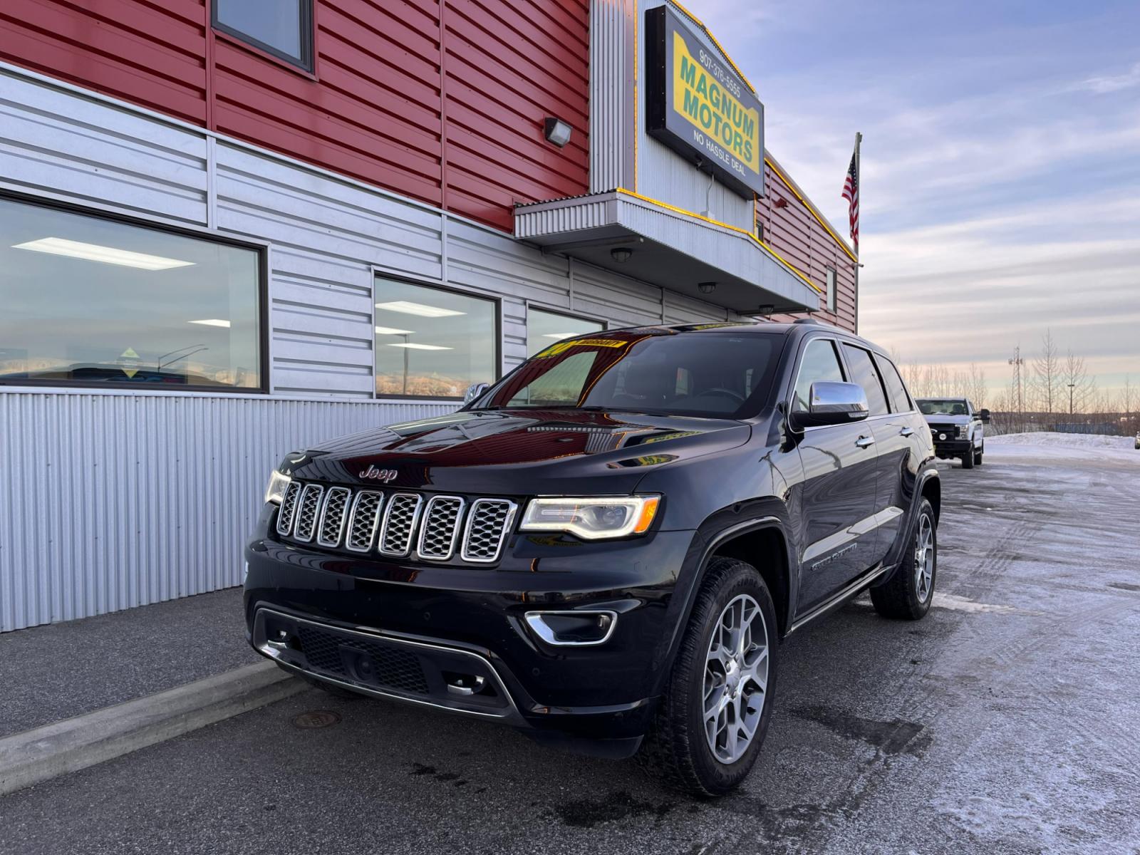 2020 Jeep Grand Cherokee Overland 4WD (1C4RJFCG3LC) with an 3.6L V6 DOHC 24V engine, 8A transmission, located at 1960 Industrial Drive, Wasilla, 99654, (907) 376-5555, 61.573475, -149.400146 - Photo #0