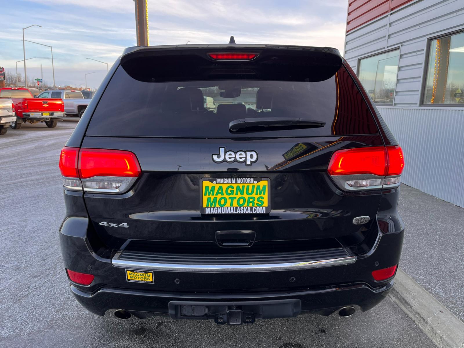 2020 Jeep Grand Cherokee Overland 4WD (1C4RJFCG3LC) with an 3.6L V6 DOHC 24V engine, 8A transmission, located at 1960 Industrial Drive, Wasilla, 99654, (907) 376-5555, 61.573475, -149.400146 - Photo #3
