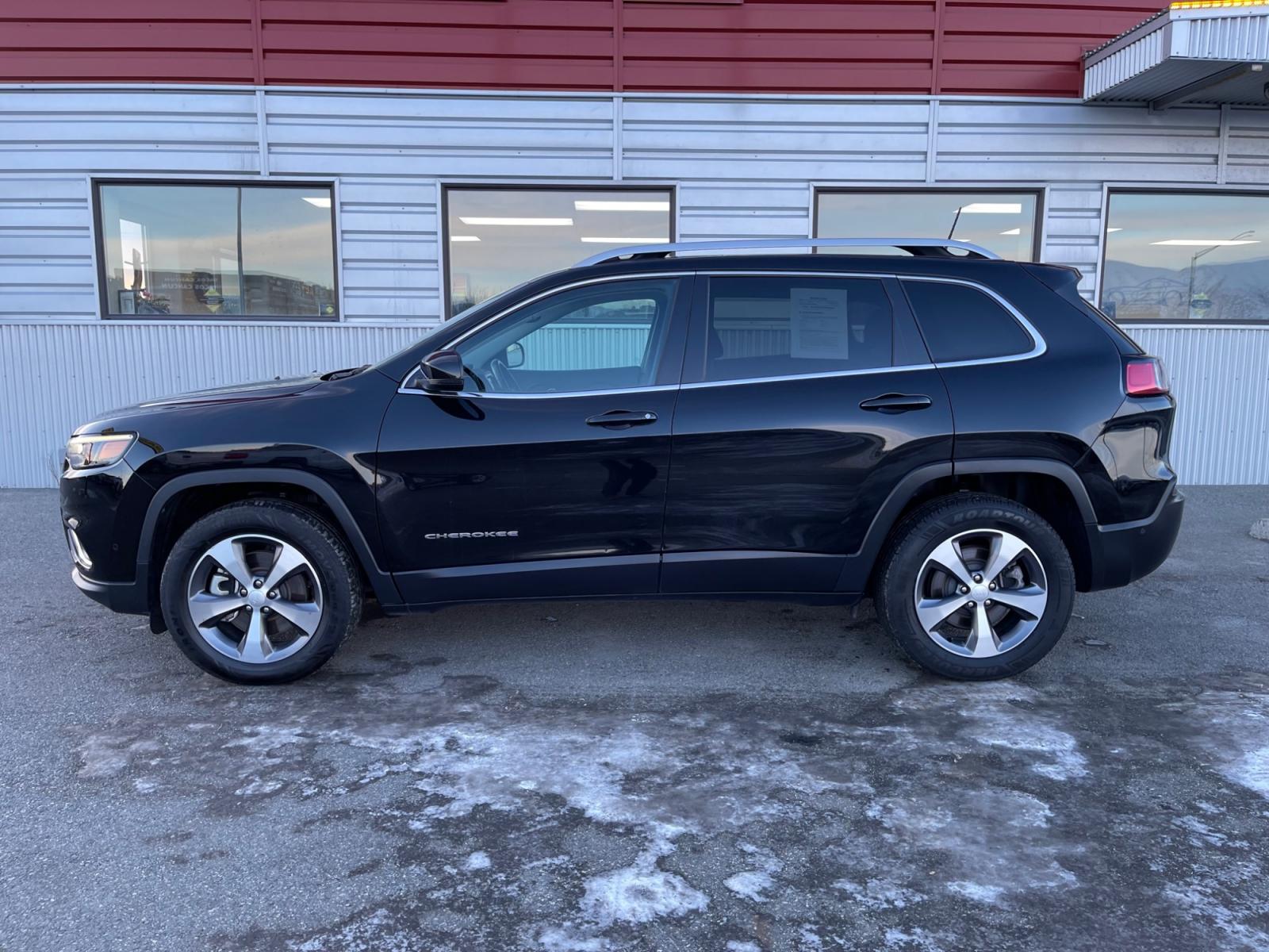 2021 Black /Black Jeep Cherokee Limited 4WD (1C4PJMDX5MD) with an 3.2L V6 DOHC 24V engine, 9A transmission, located at 1960 Industrial Drive, Wasilla, 99654, (907) 376-5555, 61.573475, -149.400146 - Photo #2