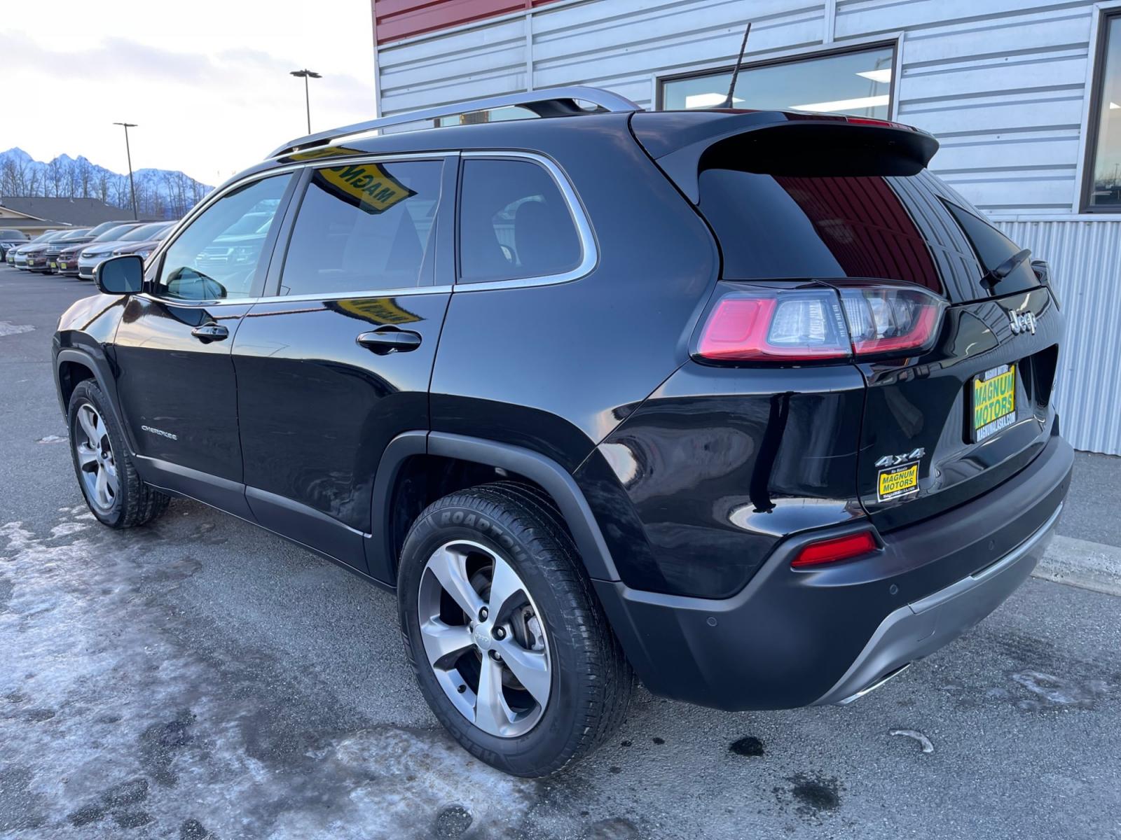 2021 Black /Black Jeep Cherokee Limited 4WD (1C4PJMDX5MD) with an 3.2L V6 DOHC 24V engine, 9A transmission, located at 1960 Industrial Drive, Wasilla, 99654, (907) 376-5555, 61.573475, -149.400146 - Photo #3