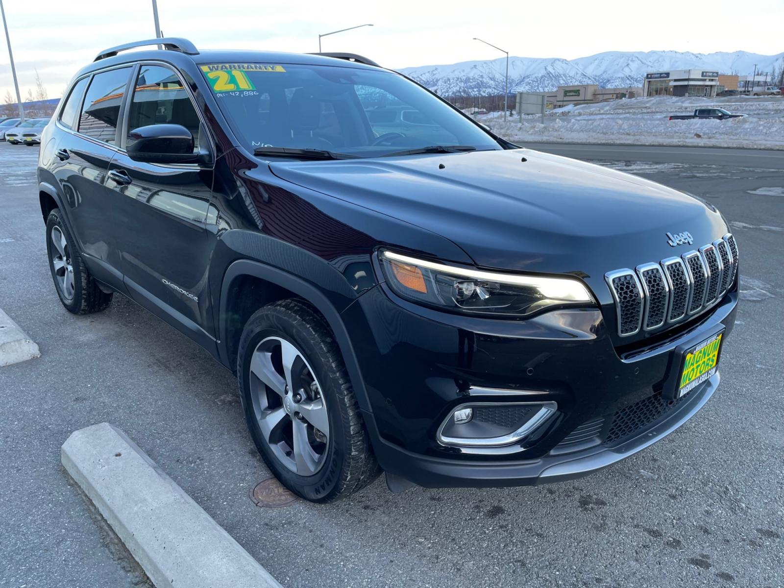 2021 Black /Black Jeep Cherokee Limited 4WD (1C4PJMDX5MD) with an 3.2L V6 DOHC 24V engine, 9A transmission, located at 1960 Industrial Drive, Wasilla, 99654, (907) 376-5555, 61.573475, -149.400146 - Photo #6