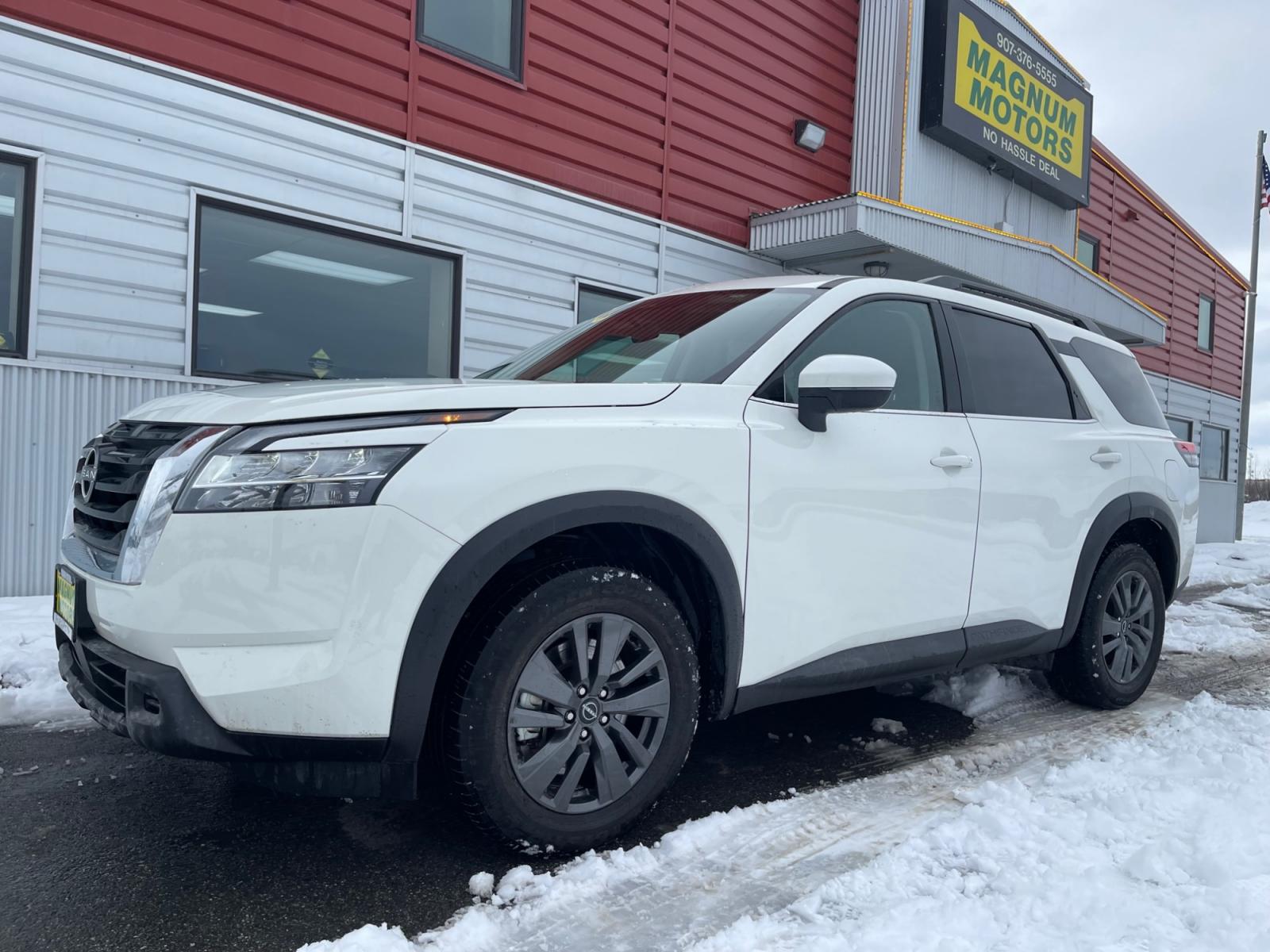 2022 White /Black Nissan Pathfinder SV 4WD (5N1DR3BC8NC) with an 3.5L V6 DOHC 24V engine, CVT transmission, located at 1960 Industrial Drive, Wasilla, 99654, (907) 376-5555, 61.573475, -149.400146 - Photo #0