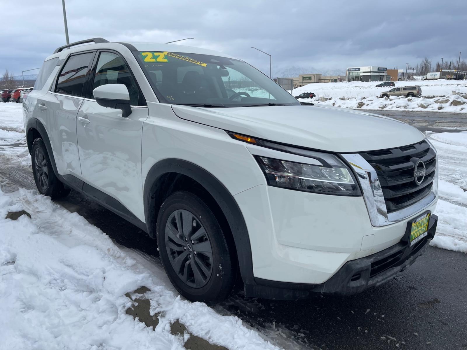 2022 White /Black Nissan Pathfinder SV 4WD (5N1DR3BC8NC) with an 3.5L V6 DOHC 24V engine, CVT transmission, located at 1960 Industrial Drive, Wasilla, 99654, (907) 376-5555, 61.573475, -149.400146 - Photo #6
