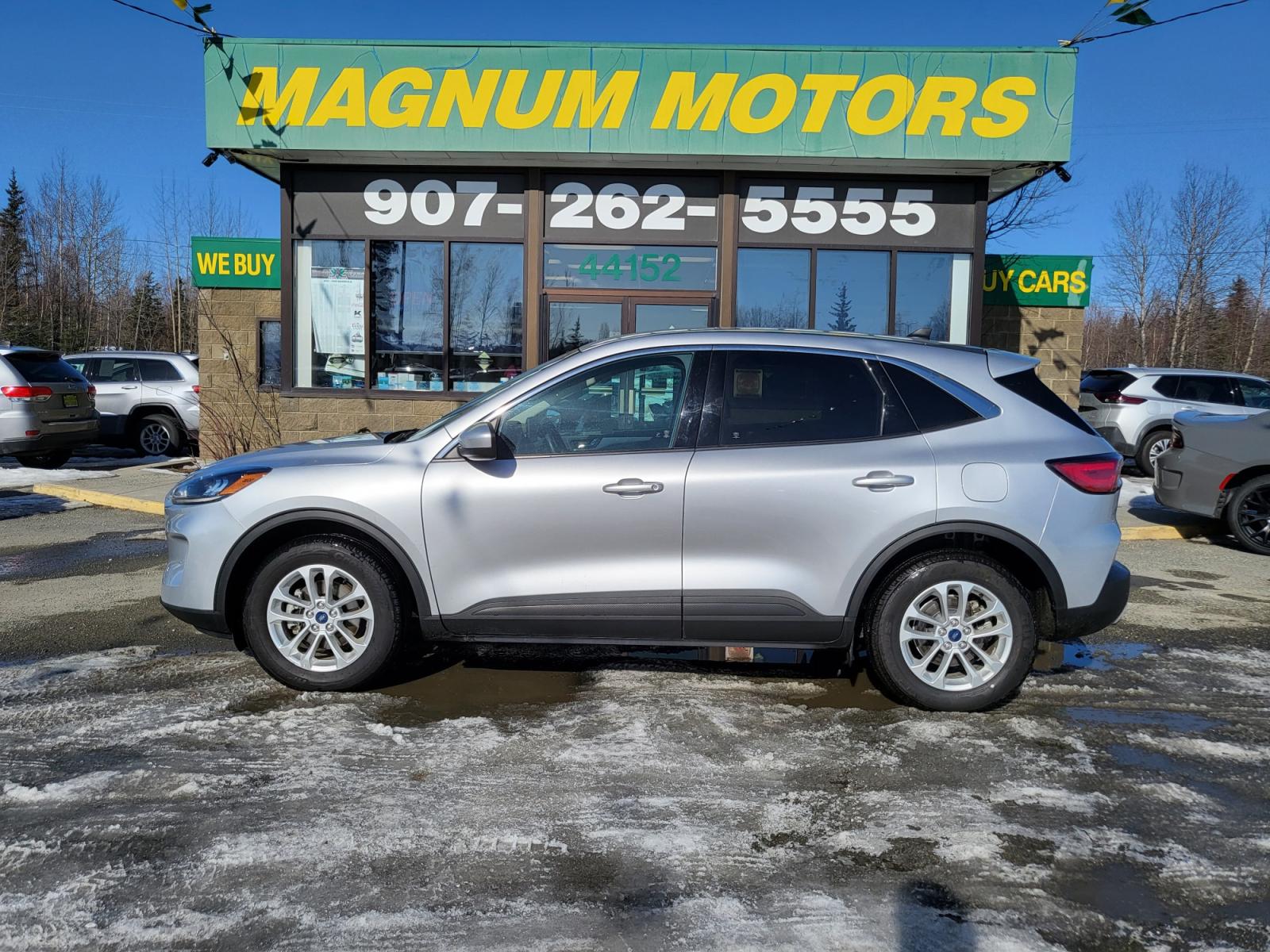 2020 Silver Ford Escape SE AWD (1FMCU9G68LU) with an 1.5L L3 engine, 6A transmission, located at 44152 Sterling Highway, Soldotna, 99669, (907) 262-5555, 60.484917, -151.062408 - Photo #3
