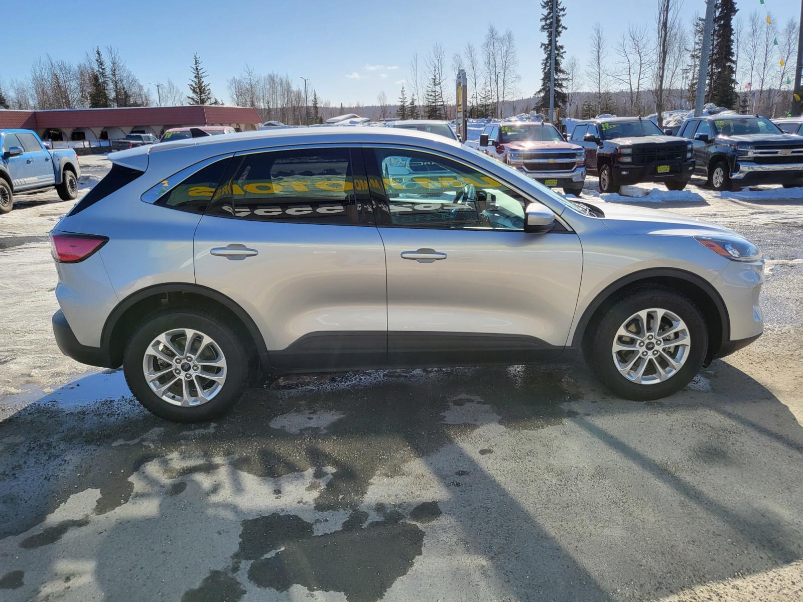 2020 Silver Ford Escape SE AWD (1FMCU9G68LU) with an 1.5L L3 engine, 6A transmission, located at 44152 Sterling Highway, Soldotna, 99669, (907) 262-5555, 60.484917, -151.062408 - Photo #7