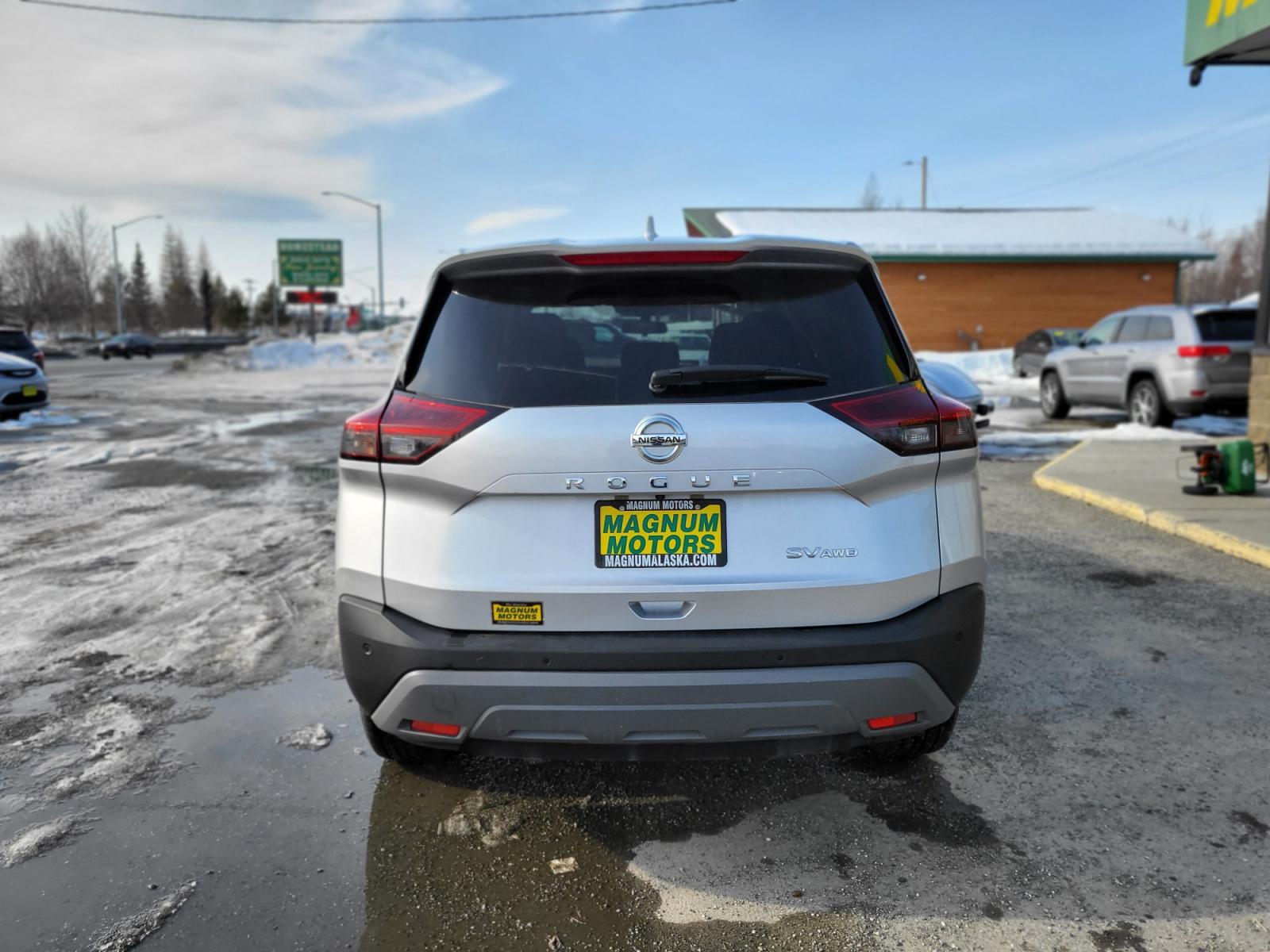 2021 Nissan Rogue SV AWD (5N1AT3BB0MC) with an 2.5L L4 DOHC 16V engine, CVT transmission, located at 44152 Sterling Highway, Soldotna, 99669, (907) 262-5555, 60.484917, -151.062408 - Photo #5
