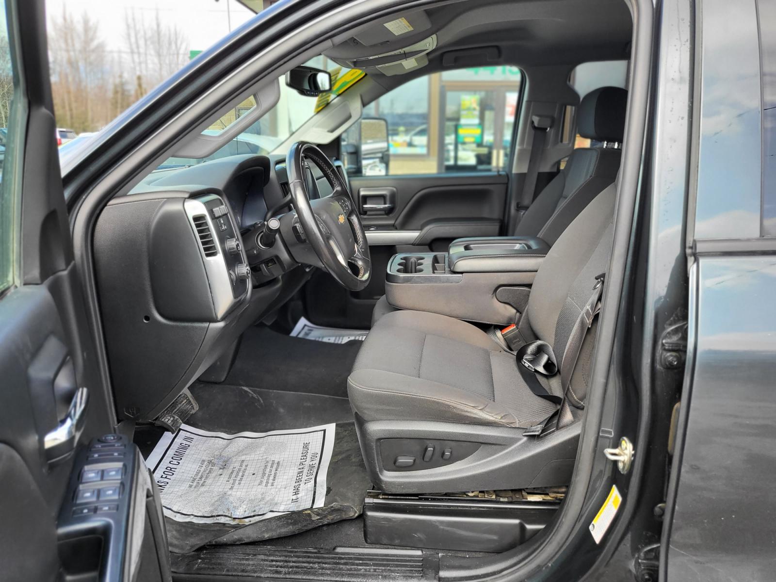 2019 GRAY /GRAY Chevrolet Silverado 2500HD LT (1GC1KSEY6KF) with an 6.6L V8 OHV 16V DIESEL engine, 6A transmission, located at 44152 Sterling Highway, Soldotna, 99669, (907) 262-5555, 60.484917, -151.062408 - Photo #8
