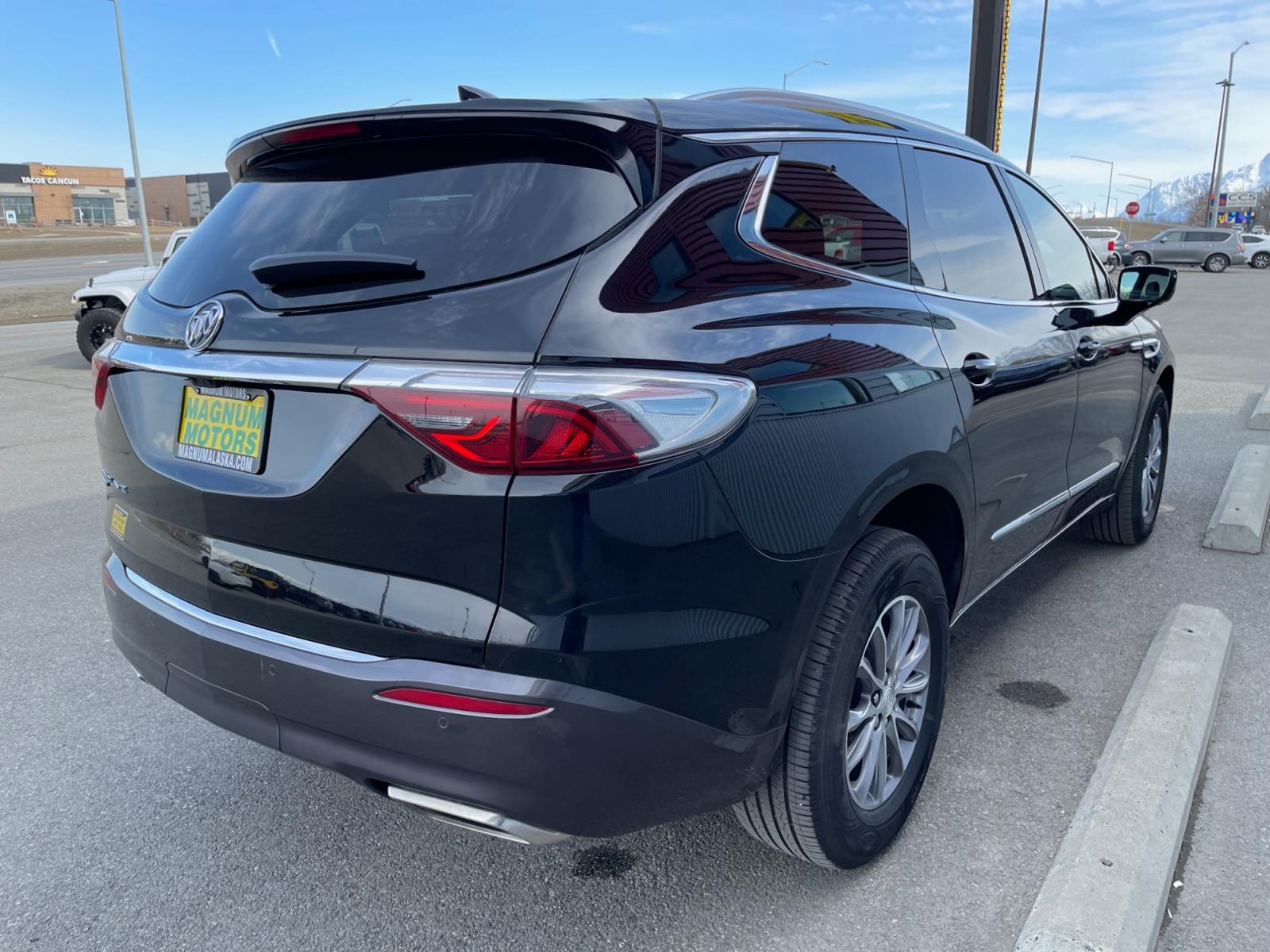 2022 Black /Gray Buick Enclave Premium AWD (5GAEVBKW0NJ) with an 3.6L V6 DOHC 24V engine, 9A transmission, located at 1960 Industrial Drive, Wasilla, 99654, (907) 376-5555, 61.573475, -149.400146 - Photo #5