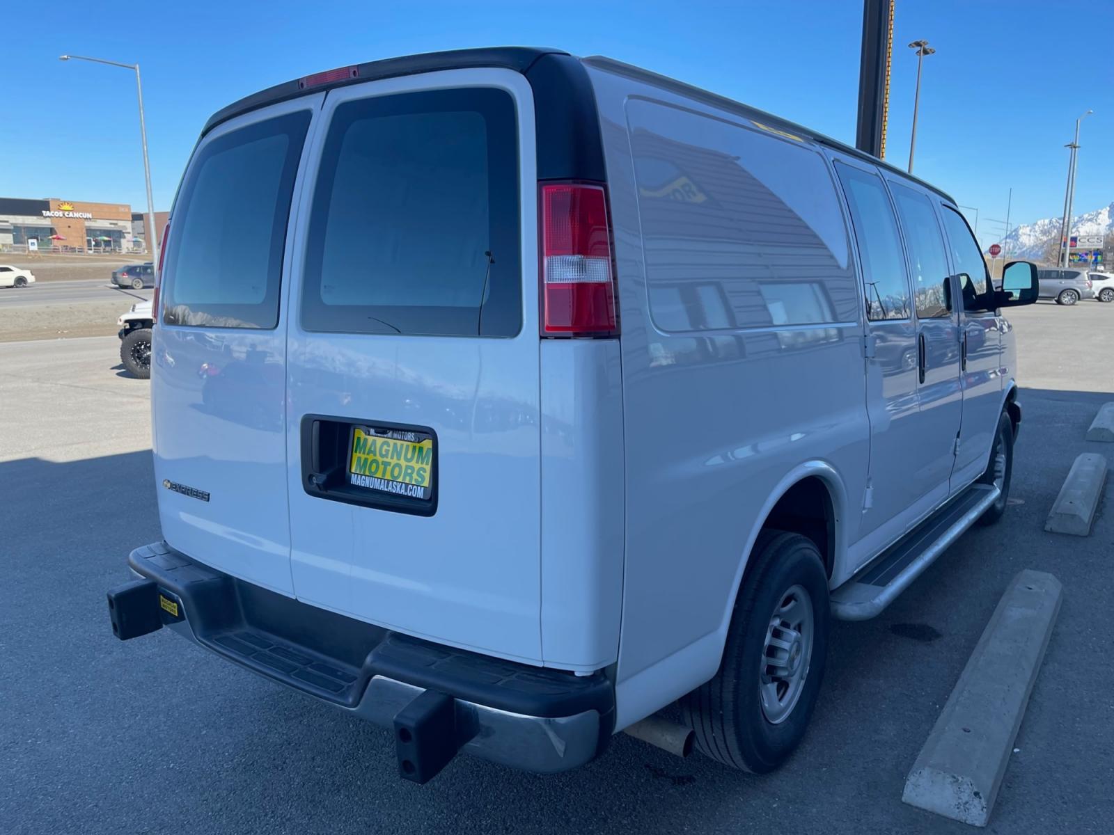 2020 White /Gray Chevrolet Express 2500 Cargo (1GCWGAFG7L1) with an 6.0L V8 OHV 16V FFV engine, 6A transmission, located at 1960 Industrial Drive, Wasilla, 99654, (907) 376-5555, 61.573475, -149.400146 - Photo #4