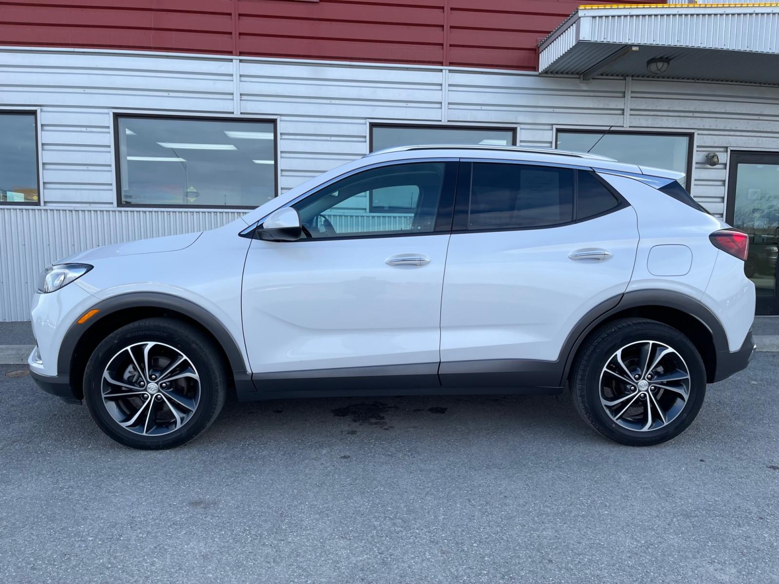 2021 White /Two-tone Buick Encore GX Essence AWD (KL4MMGSL9MB) with an 1.3L L3 TURBO engine, 9A transmission, located at 1960 Industrial Drive, Wasilla, 99654, (907) 376-5555, 61.573475, -149.400146 - Photo #2