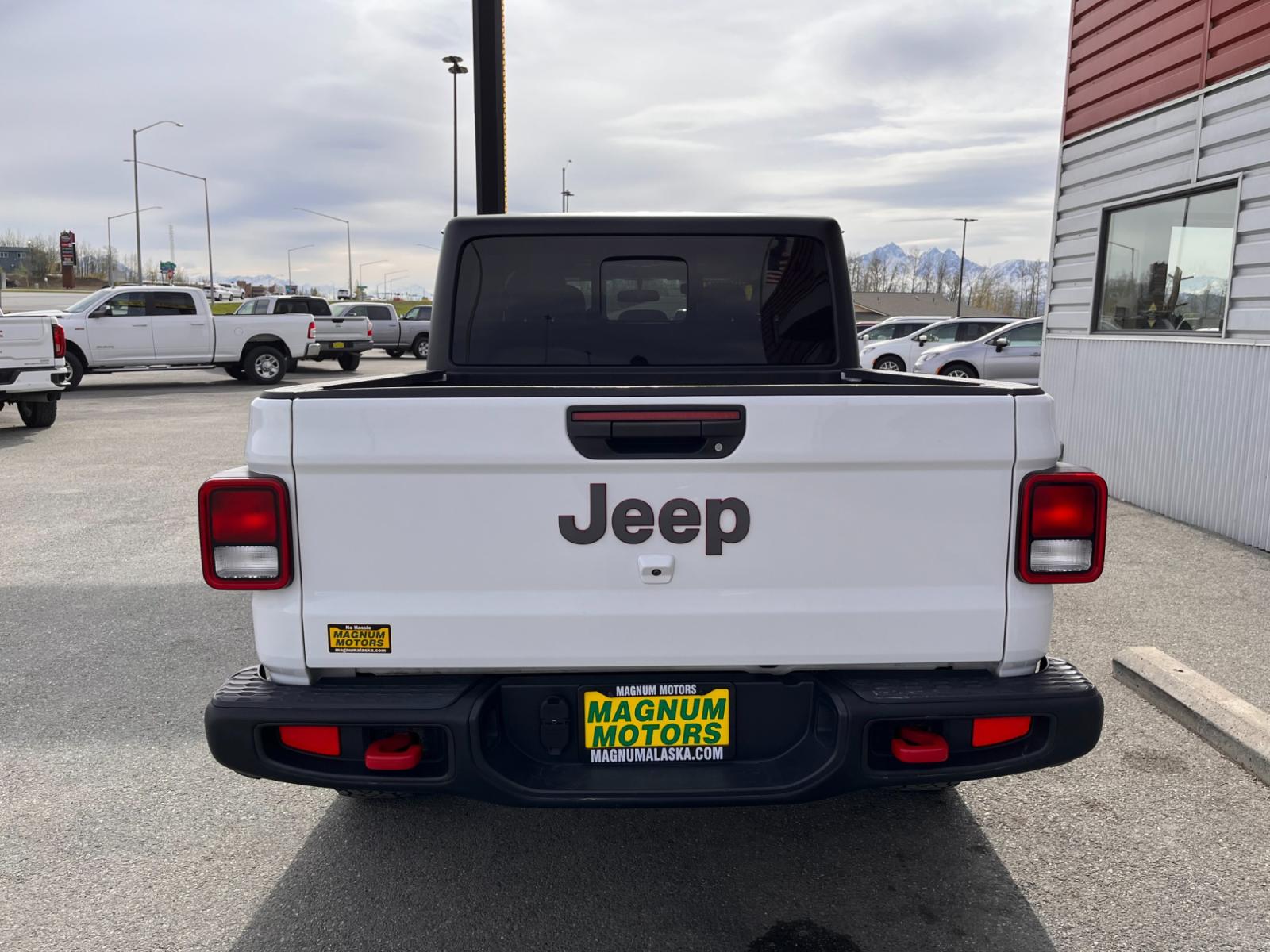 2020 Jeep Gladiator Rubicon (1C6JJTBG0LL) with an 3.6L V6 DOHC 24V engine, 6M transmission, located at 1960 Industrial Drive, Wasilla, 99654, (907) 376-5555, 61.573475, -149.400146 - Photo #4