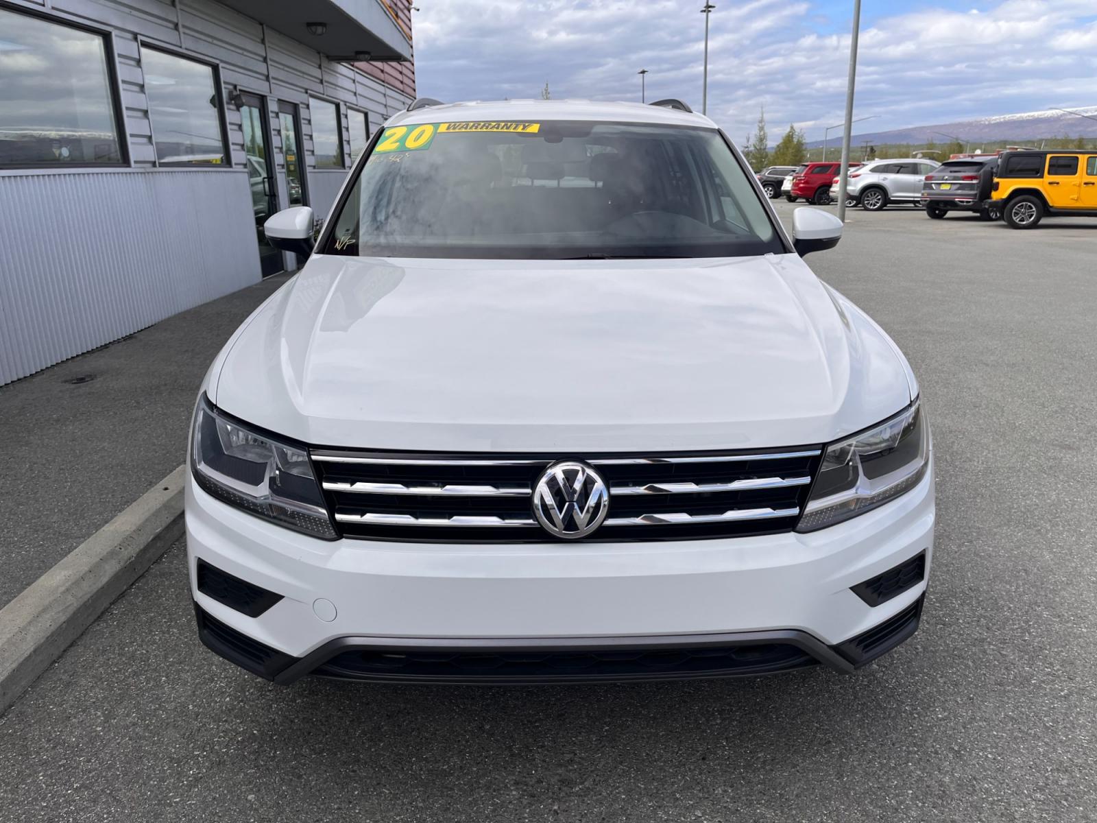 2020 Volkswagen Tiguan SE 4Motion AWD (3VV2B7AX8LM) with an 2.0L L4 DOHC 16V TURBO engine, 8A transmission, located at 1960 Industrial Drive, Wasilla, 99654, (907) 376-5555, 61.573475, -149.400146 - Photo #6
