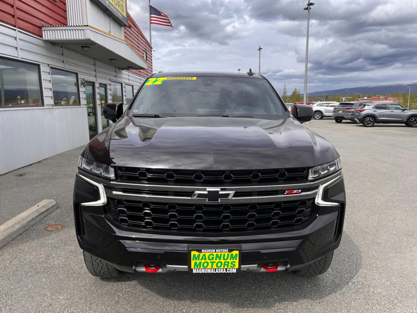 2022 /black leather Chevrolet Suburban Z71 (1GNSKDKD2NR) with an 5.3L V8 OHV 16V engine, 10A transmission, located at 1960 Industrial Drive, Wasilla, 99654, (907) 376-5555, 61.573475, -149.400146 - Photo #5