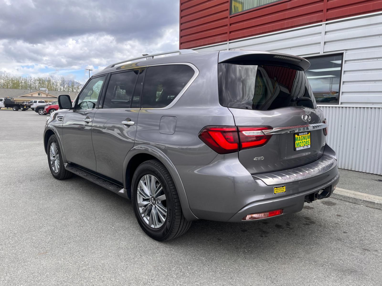 2021 Gray Infiniti QX80 Luxe 4WD (JN8AZ2AE5M9) with an 5.6L V8 DOHC 32V engine, 7A transmission, located at 1960 Industrial Drive, Wasilla, 99654, (907) 376-5555, 61.573475, -149.400146 - Photo #3