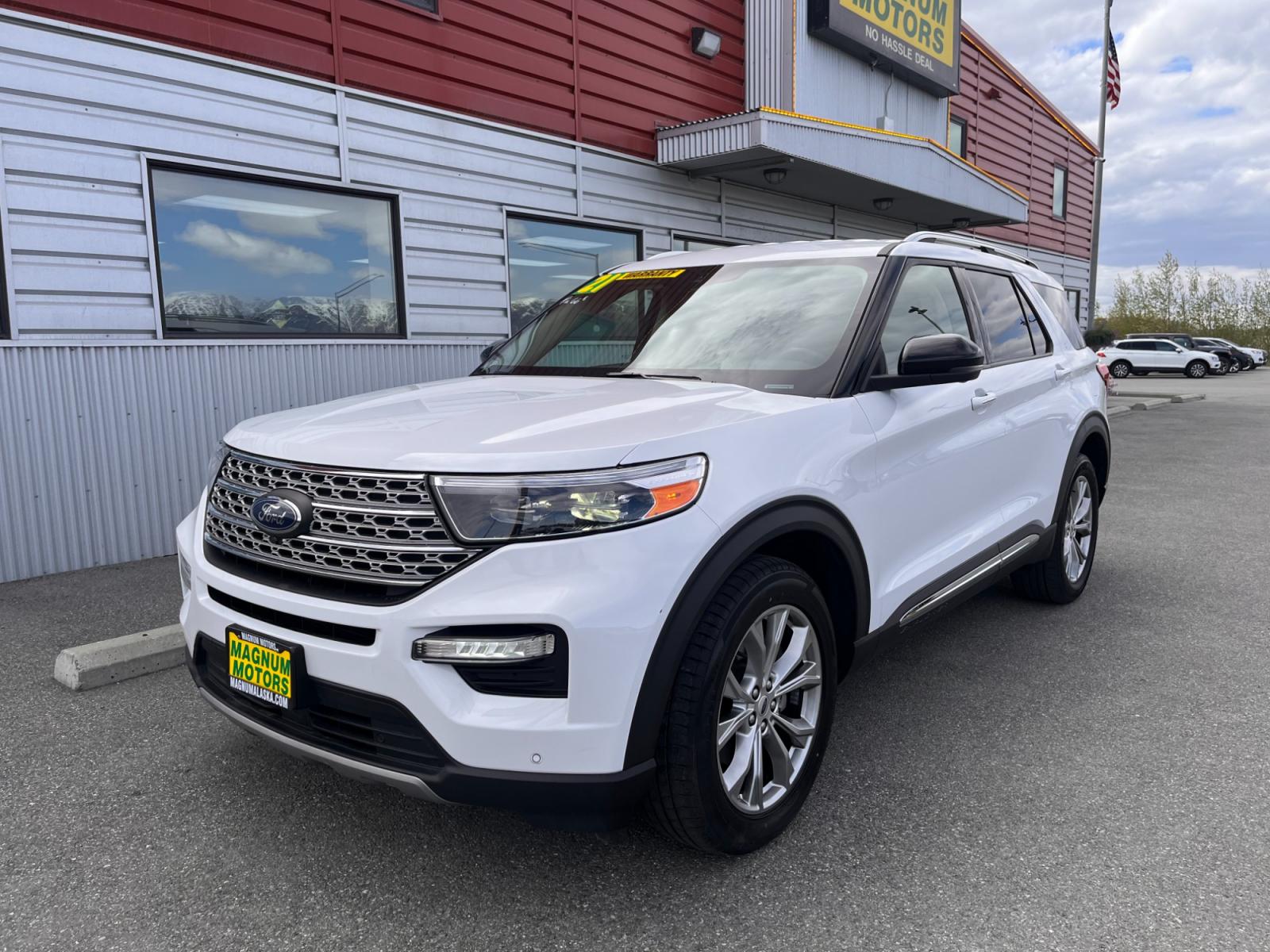 2021 White /white leather Ford Explorer Limited 4WD (1FMSK8FH9MG) with an 2.3L L4 DOHC 16V engine, 10A transmission, located at 44152 Sterling Highway, Soldotna, 99669, (907) 262-5555, 60.484917, -151.062408 - Photo #2