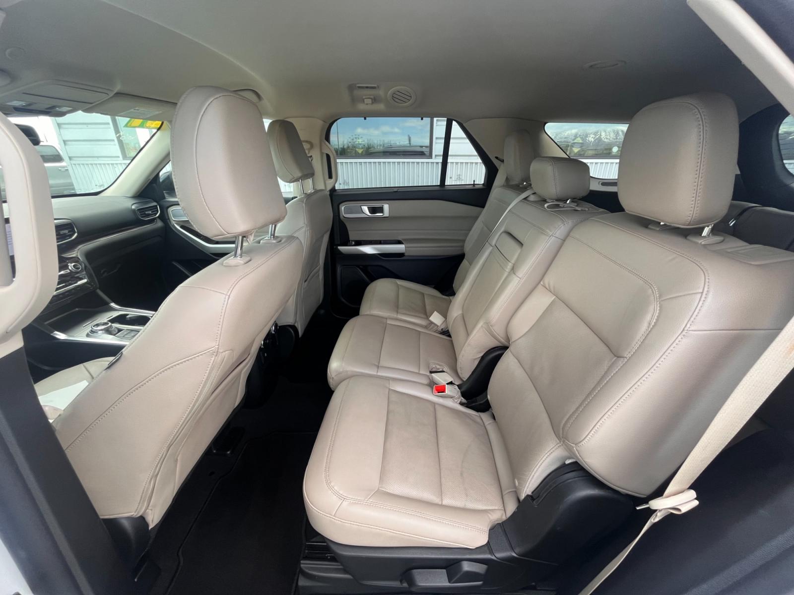 2021 White /white leather Ford Explorer Limited 4WD (1FMSK8FH9MG) with an 2.3L L4 DOHC 16V engine, 10A transmission, located at 44152 Sterling Highway, Soldotna, 99669, (907) 262-5555, 60.484917, -151.062408 - Photo #10