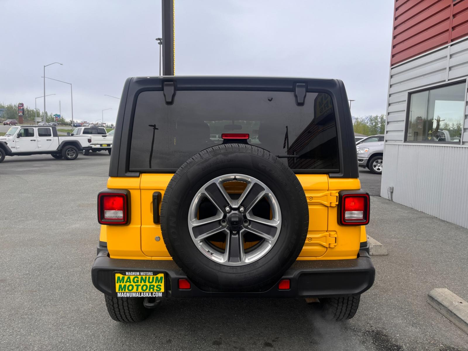 2020 Jeep Wrangler Unlimited Sahara (1C4HJXEN2LW) with an 2.0L L4 DOHC 16V TURBO engine, 6A transmission, located at 44152 Sterling Highway, Soldotna, 99669, (907) 262-5555, 60.484917, -151.062408 - Photo #4