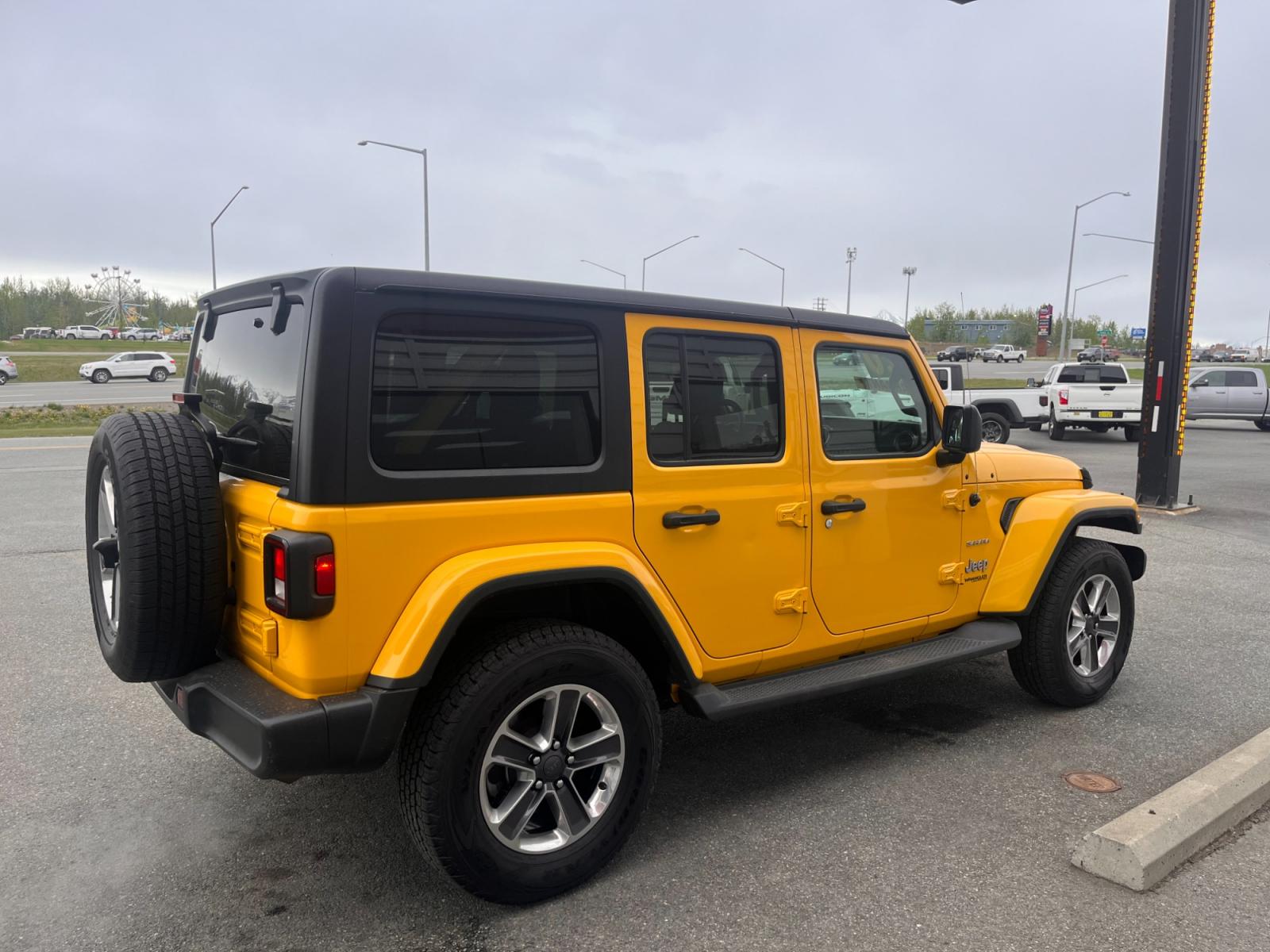 2020 Jeep Wrangler Unlimited Sahara (1C4HJXEN2LW) with an 2.0L L4 DOHC 16V TURBO engine, 6A transmission, located at 44152 Sterling Highway, Soldotna, 99669, (907) 262-5555, 60.484917, -151.062408 - Photo #5