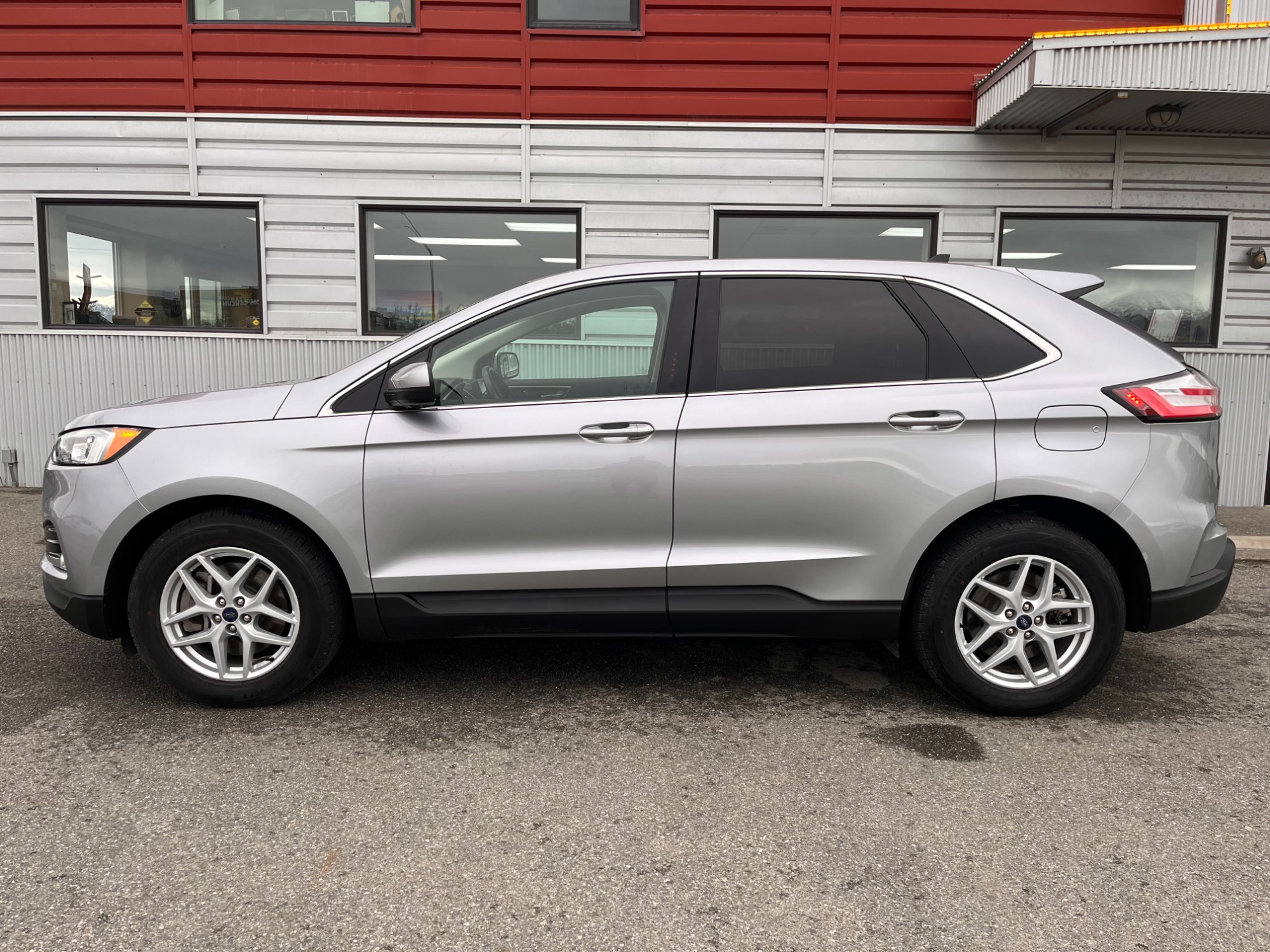 photo of 2021 Ford Edge SEL AWD