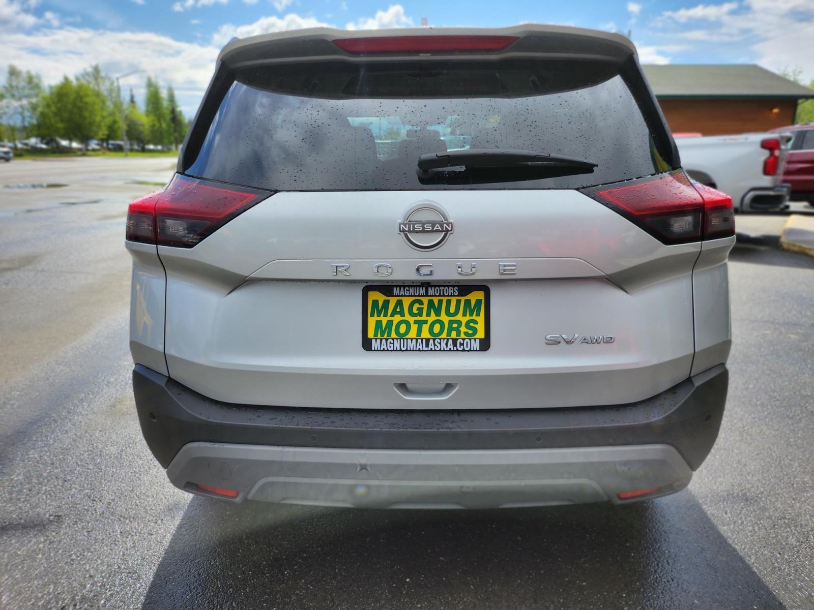 2022 /GRAY Nissan Rogue SV AWD (5N1BT3BB3NC) with an 1.5L engine, CVT transmission, located at 44152 Sterling Highway, Soldotna, 99669, (907) 262-5555, 60.484917, -151.062408 - Photo #5