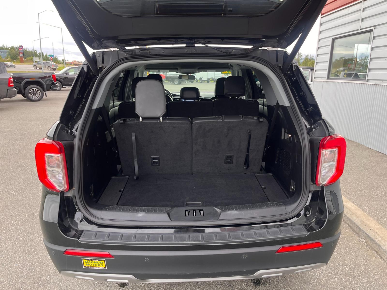 2022 Ford Explorer XLT AWD (1FMSK8DH9NG) with an 2.3L L4 DOHC 16V engine, 10A transmission, located at 44152 Sterling Highway, Soldotna, 99669, (907) 262-5555, 60.484917, -151.062408 - Photo #17