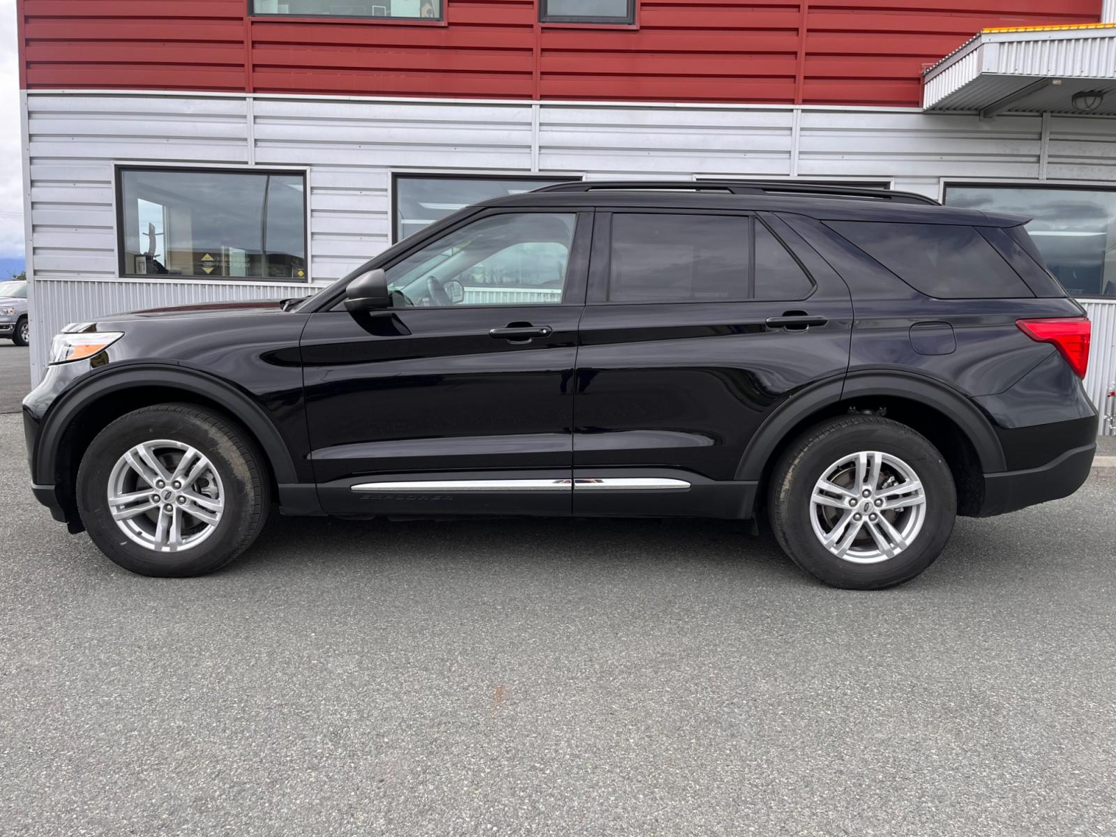 2022 Ford Explorer XLT AWD (1FMSK8DH9NG) with an 2.3L L4 DOHC 16V engine, 10A transmission, located at 44152 Sterling Highway, Soldotna, 99669, (907) 262-5555, 60.484917, -151.062408 - Photo #0