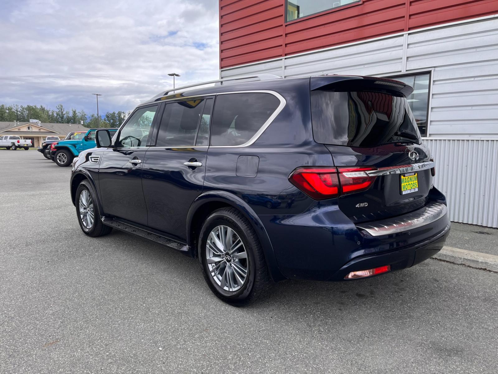 2021 Infiniti QX80 Luxe 4WD (JN8AZ2AE8M9) with an 5.6L V8 DOHC 32V engine, 7A transmission, located at 44152 Sterling Highway, Soldotna, 99669, (907) 262-5555, 60.484917, -151.062408 - Photo #3