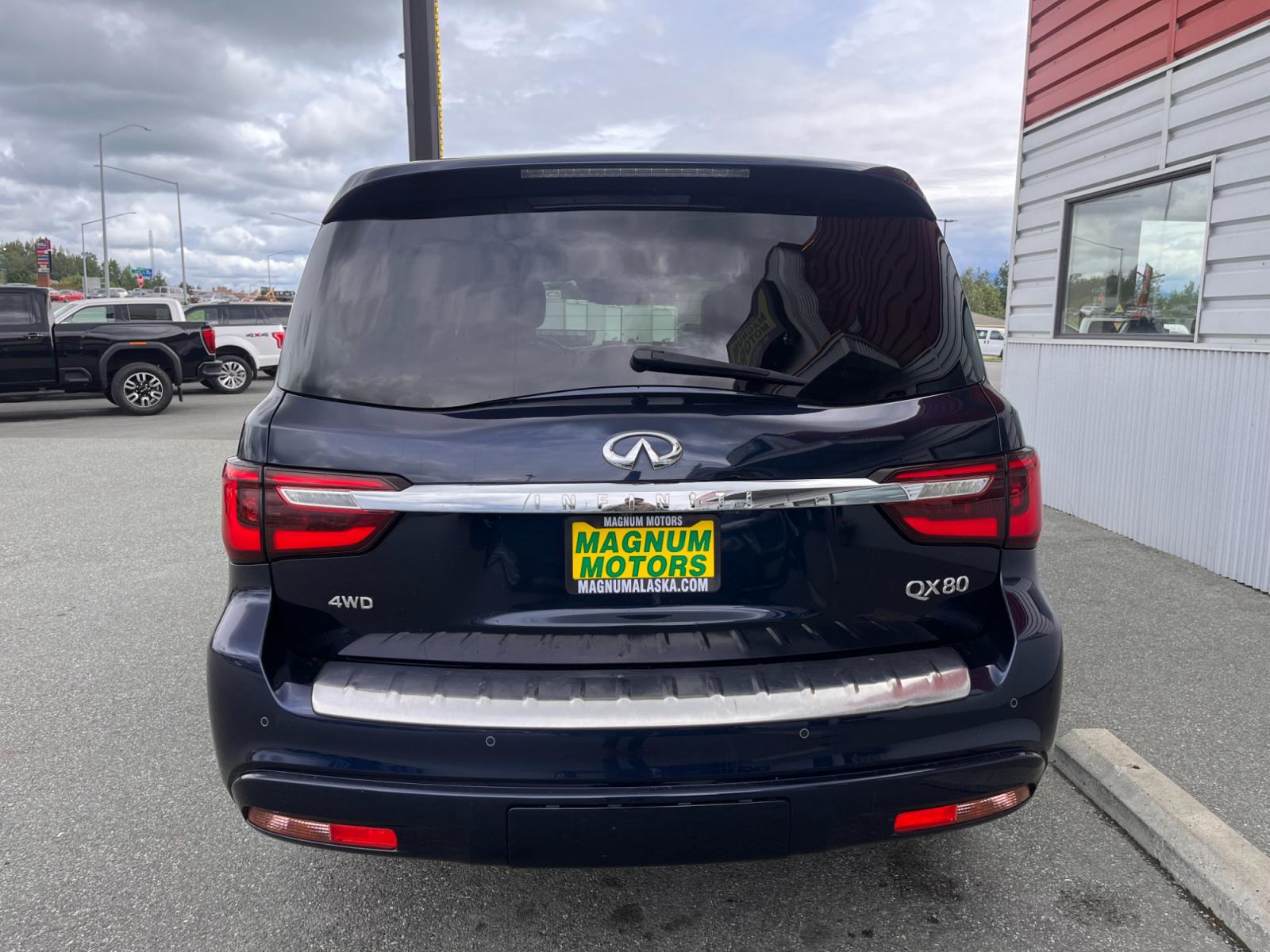 2021 Infiniti QX80 Luxe 4WD (JN8AZ2AE8M9) with an 5.6L V8 DOHC 32V engine, 7A transmission, located at 44152 Sterling Highway, Soldotna, 99669, (907) 262-5555, 60.484917, -151.062408 - Photo #4